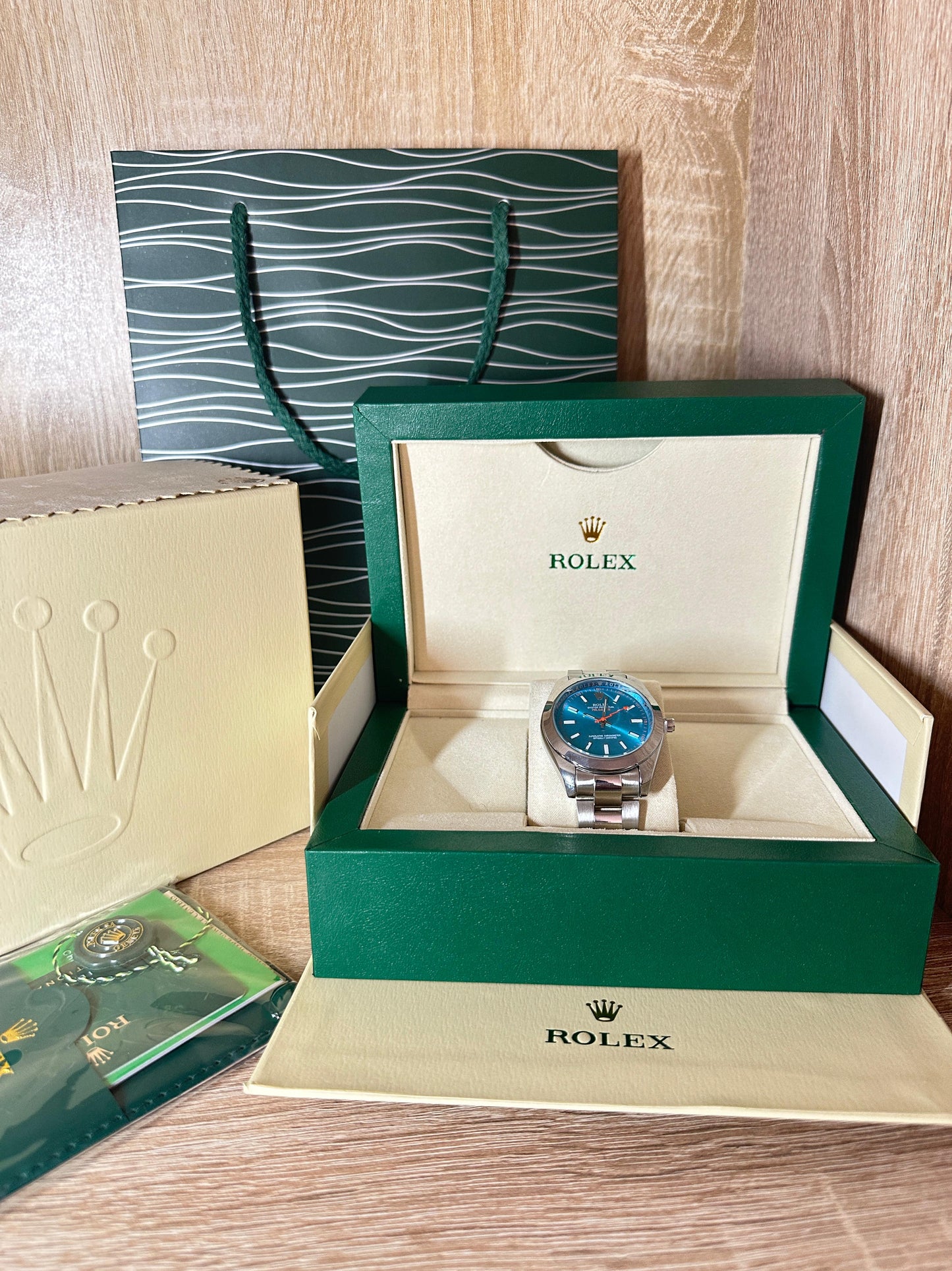 ROLEX MILGAUSS COFFRET