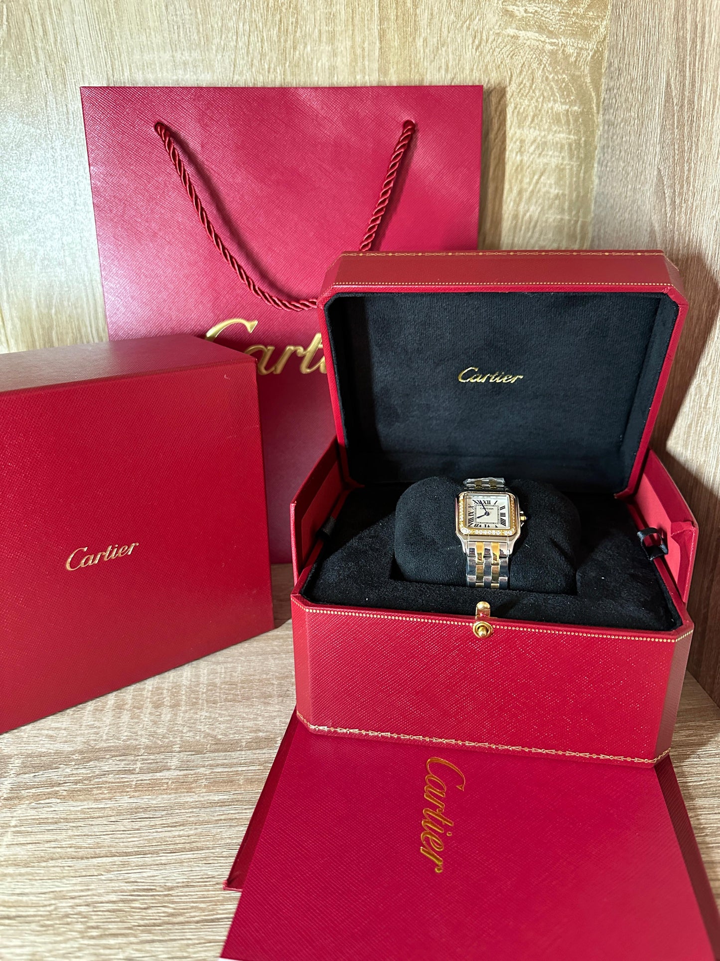 CARTIER PANTHER FEMMES TAILLE MOYENNE MASTER QUALITÉ COFFRET