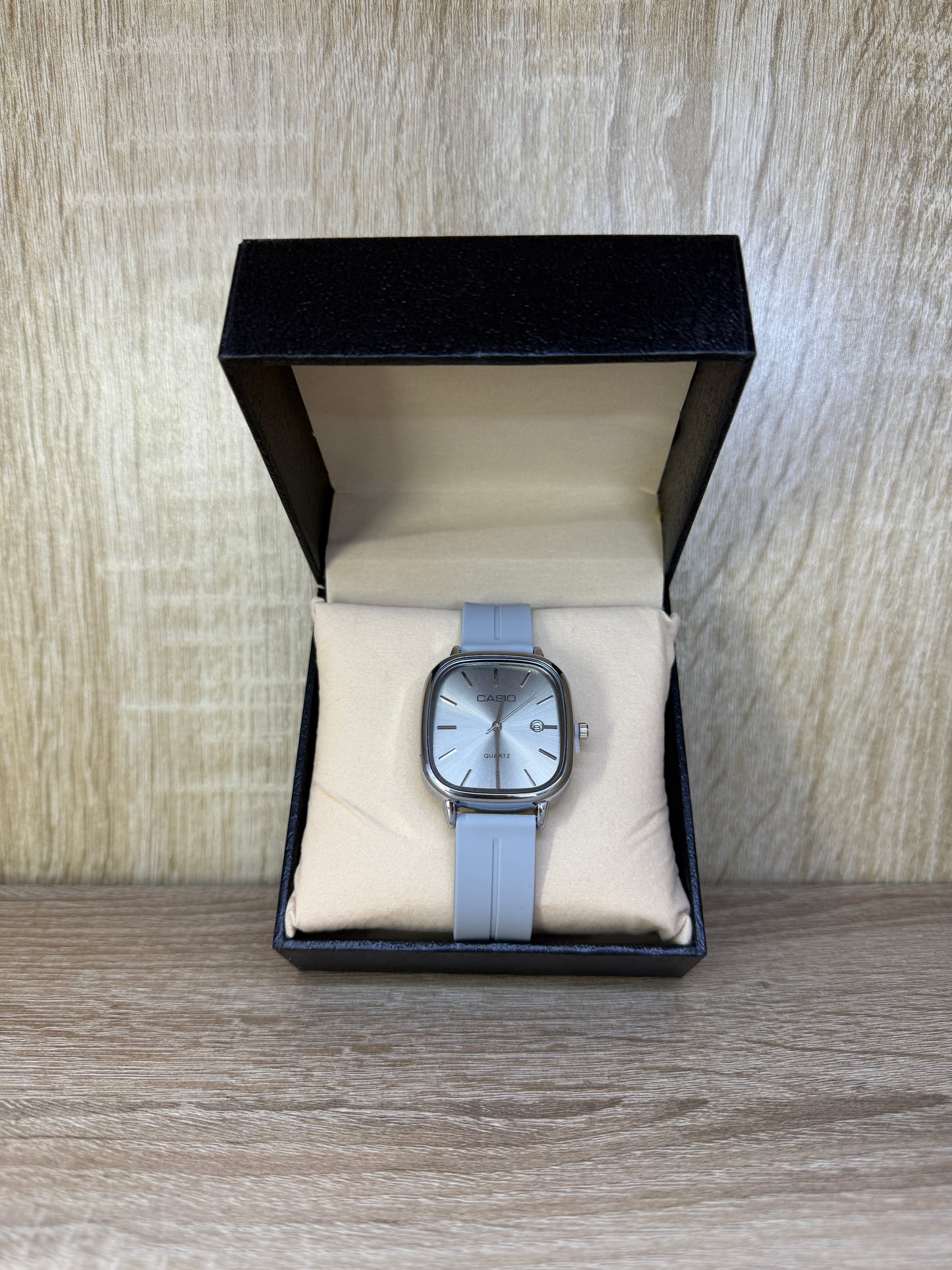 CASIO CARRE HOMMES SILICONE BOITE SIMOLE