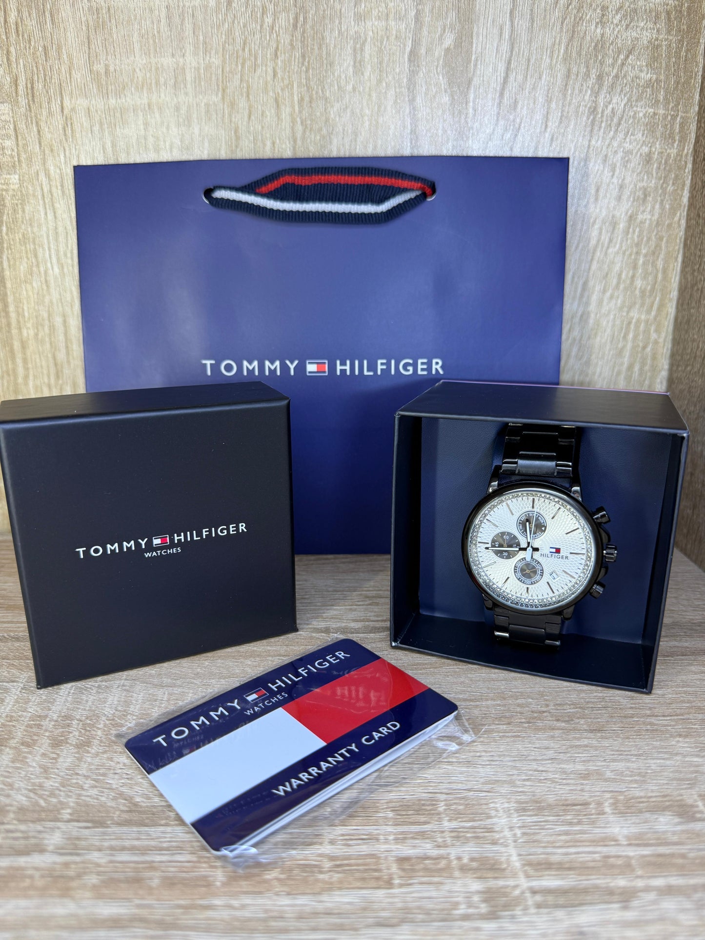 MONTRE TOMMY HOMMES 4 COFFRET