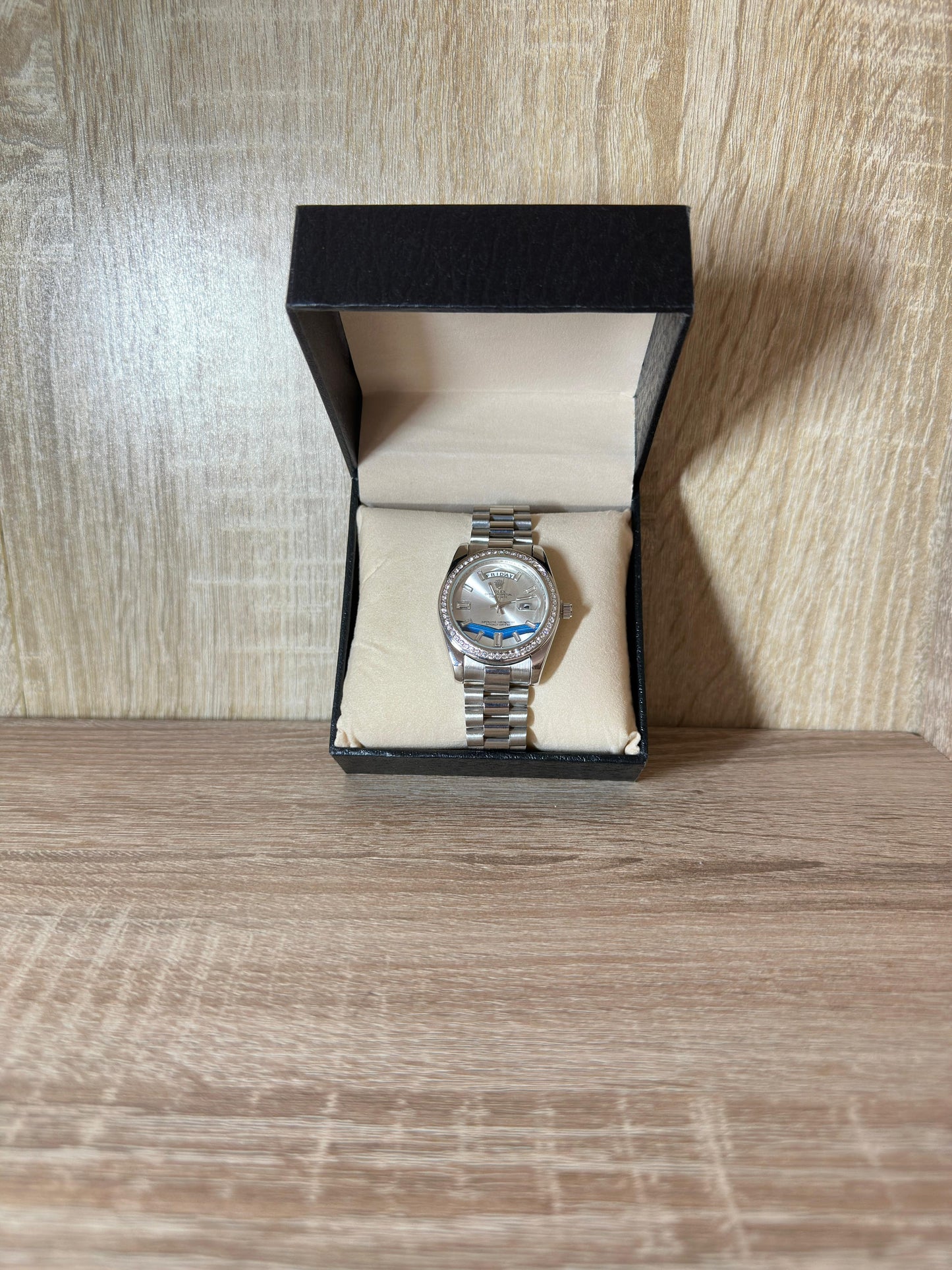 ROLEX DIAMONDS HOMMES 2025 BOITE SIMPLE