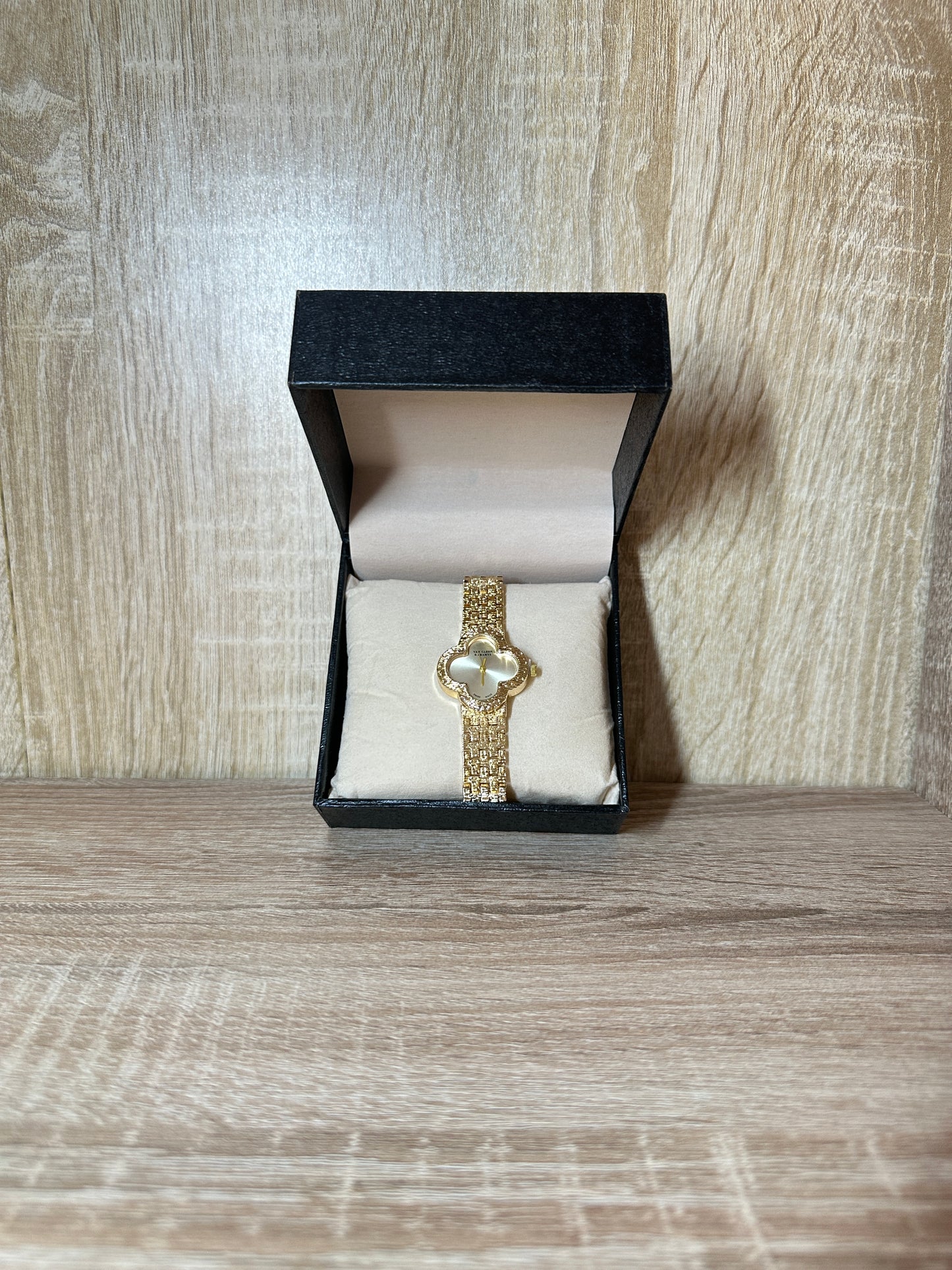 VAN CLEEF FEMMES GOLD TAB BLANC