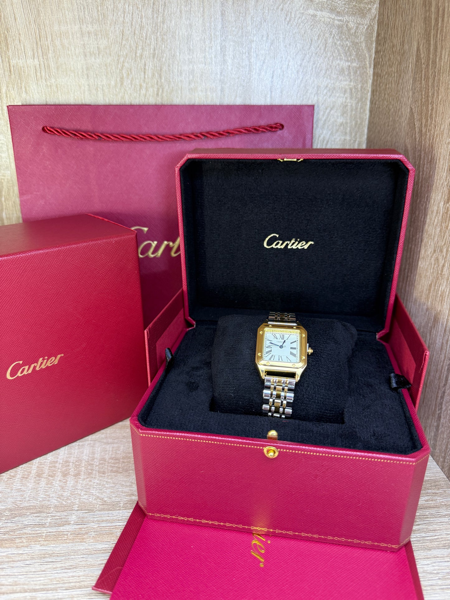 CARTIER SANTOS FEMMES CARRE ACIER AVEC COFFRET
