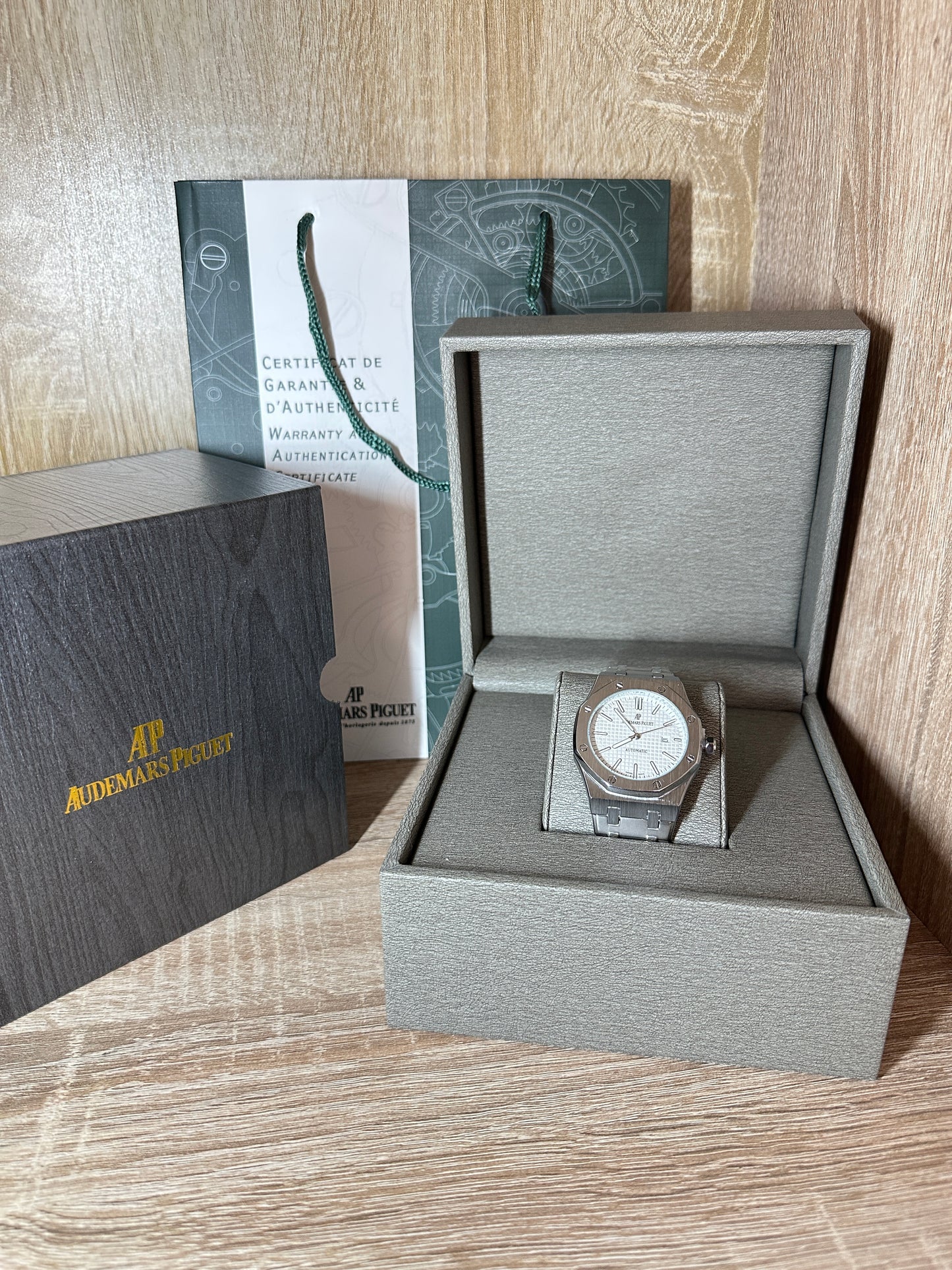 AUDEMARS PIGUET HOMMES COFFRET
