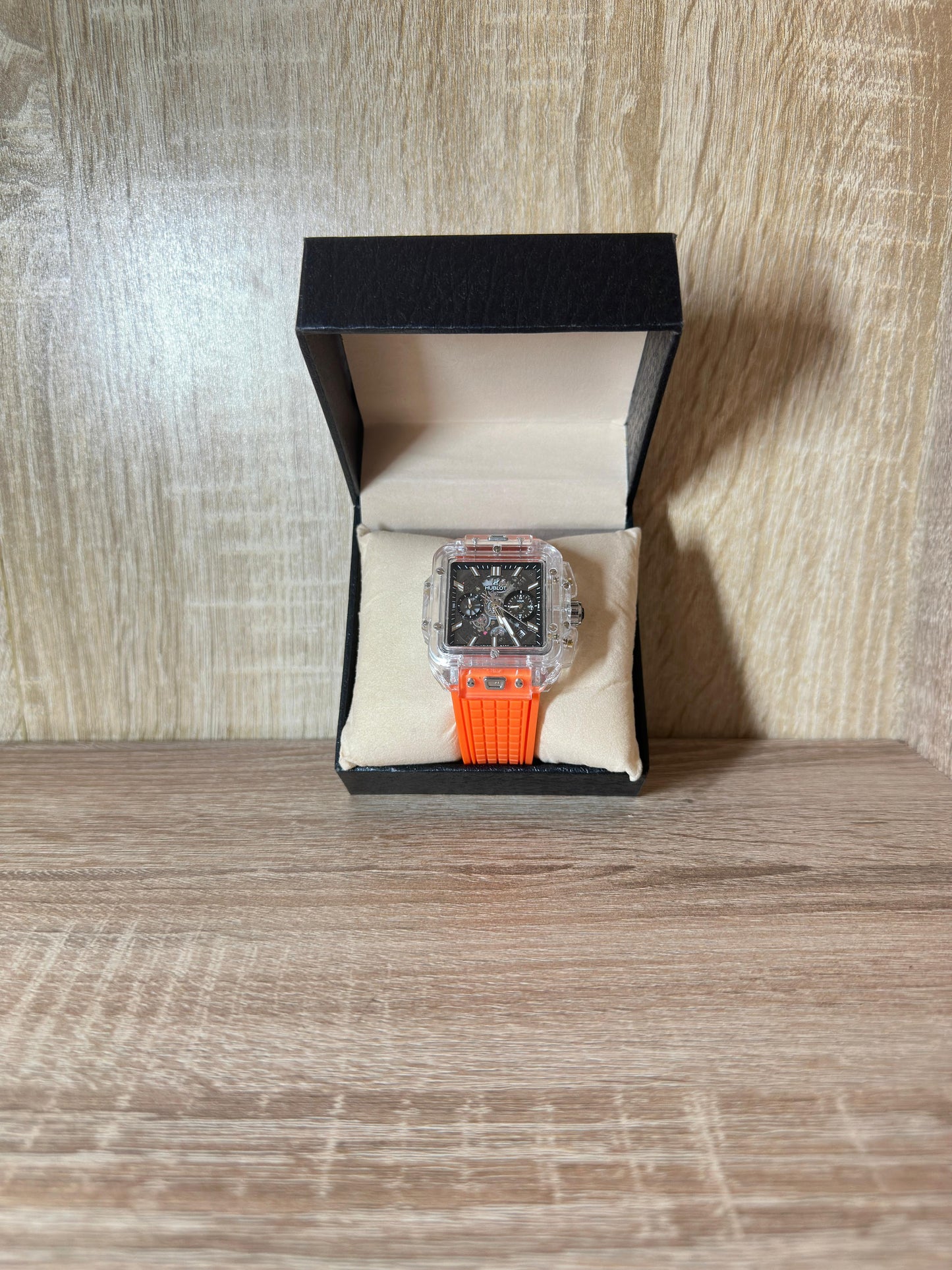 HUBLOT CARRÉ TRANSPARENT BOITE SIMPLE
