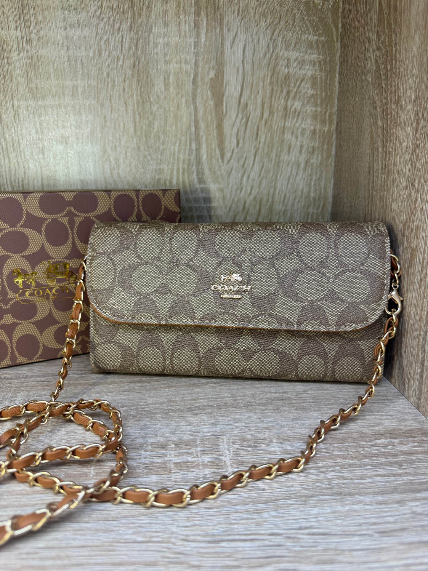 POCHETTE COACH FEMMES AVEC BANDOLIRE