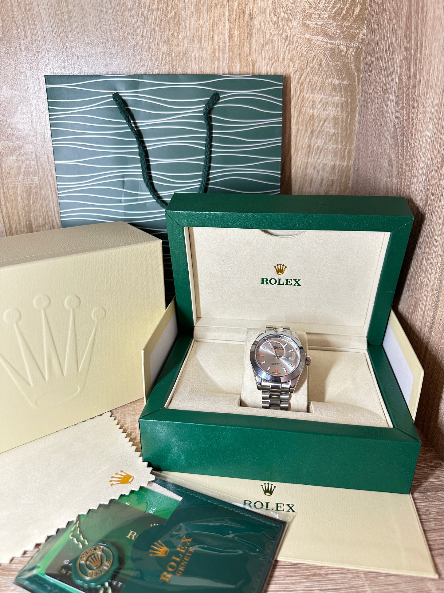 ROLEX MILGAUSS COFFRET