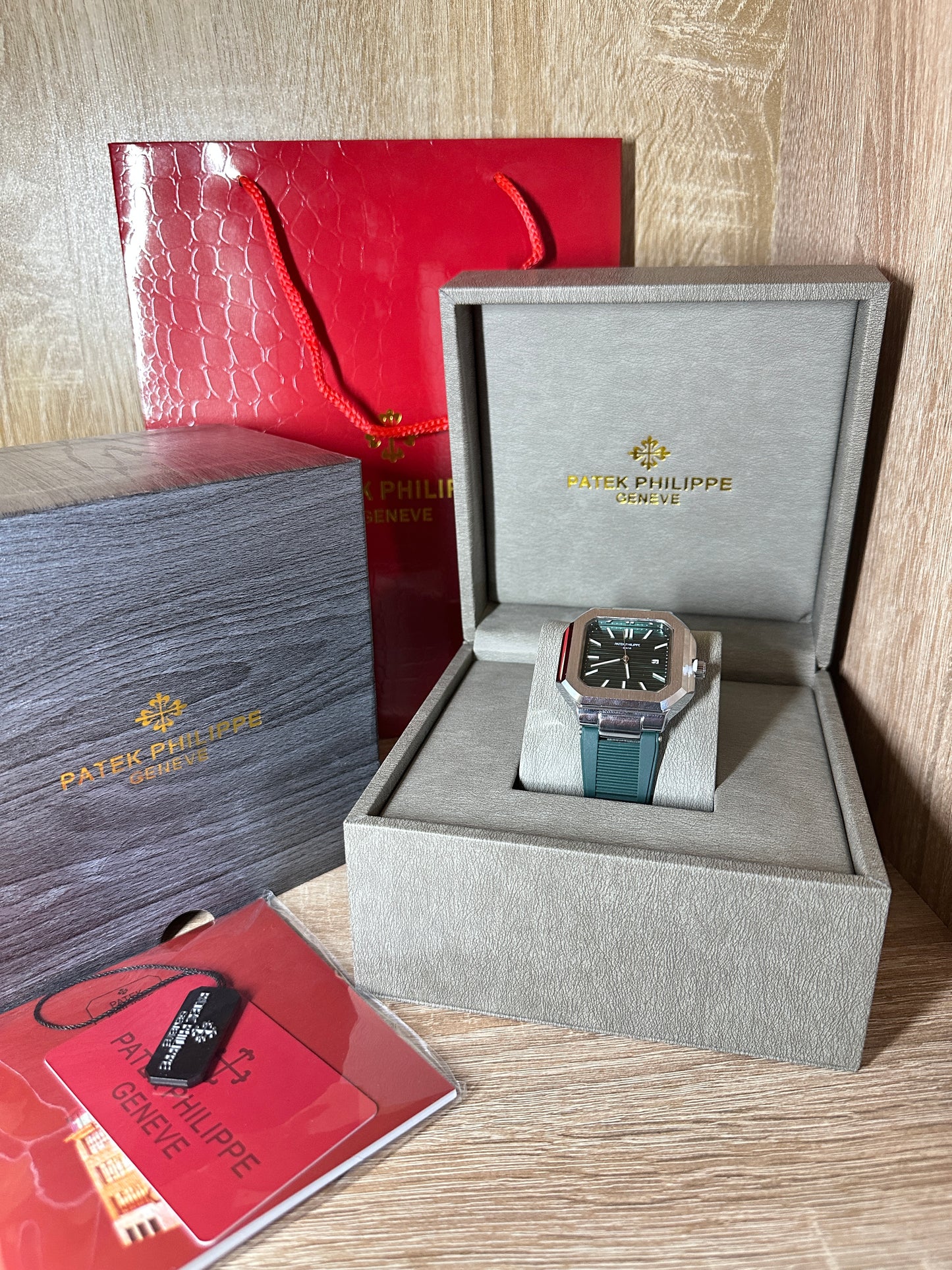 PATEK PHILIPPE CARRÉ SILICONE COFFRET