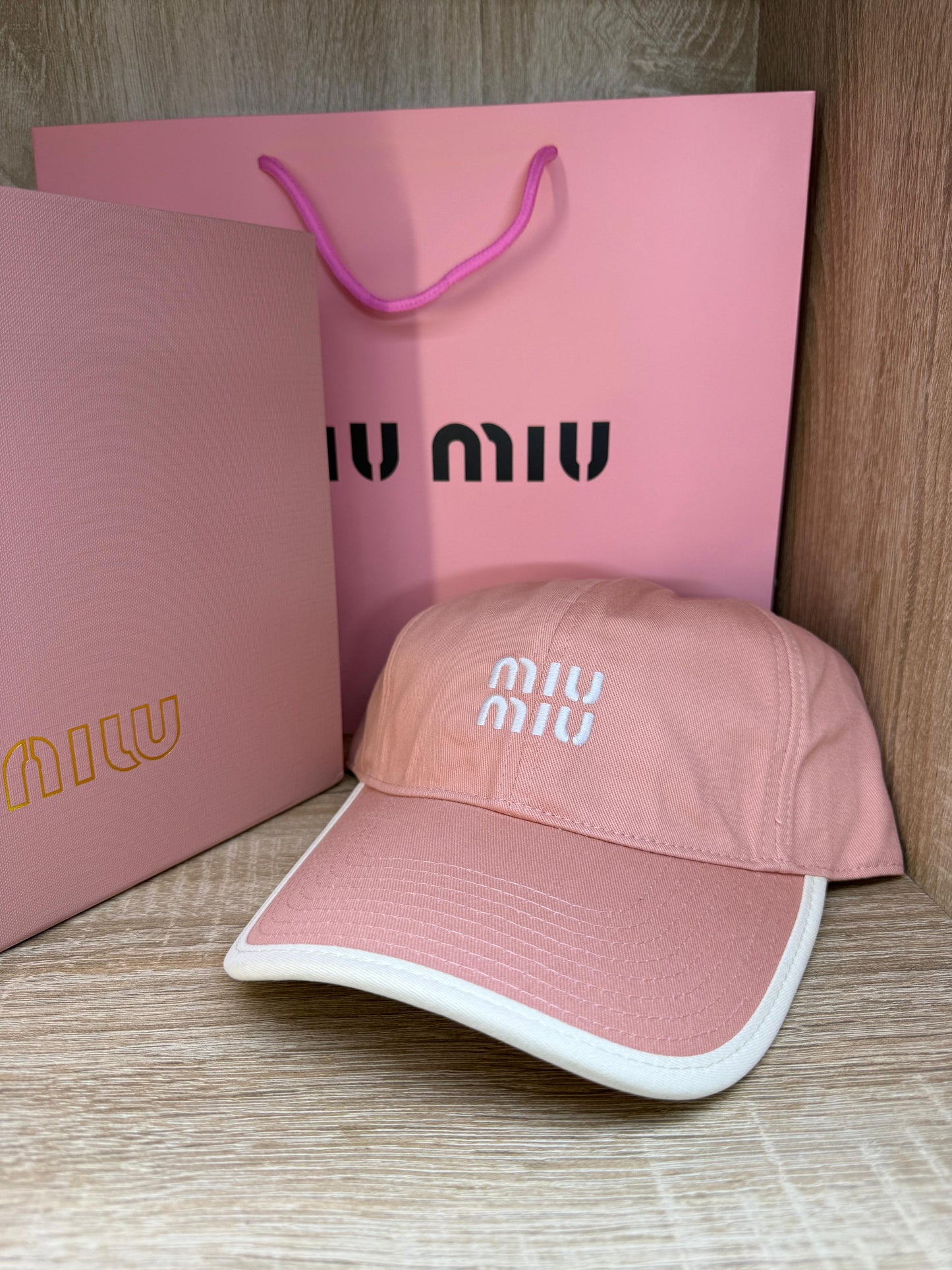 CASQUETTE MIUMIU 1 AVEC PACKAGING
