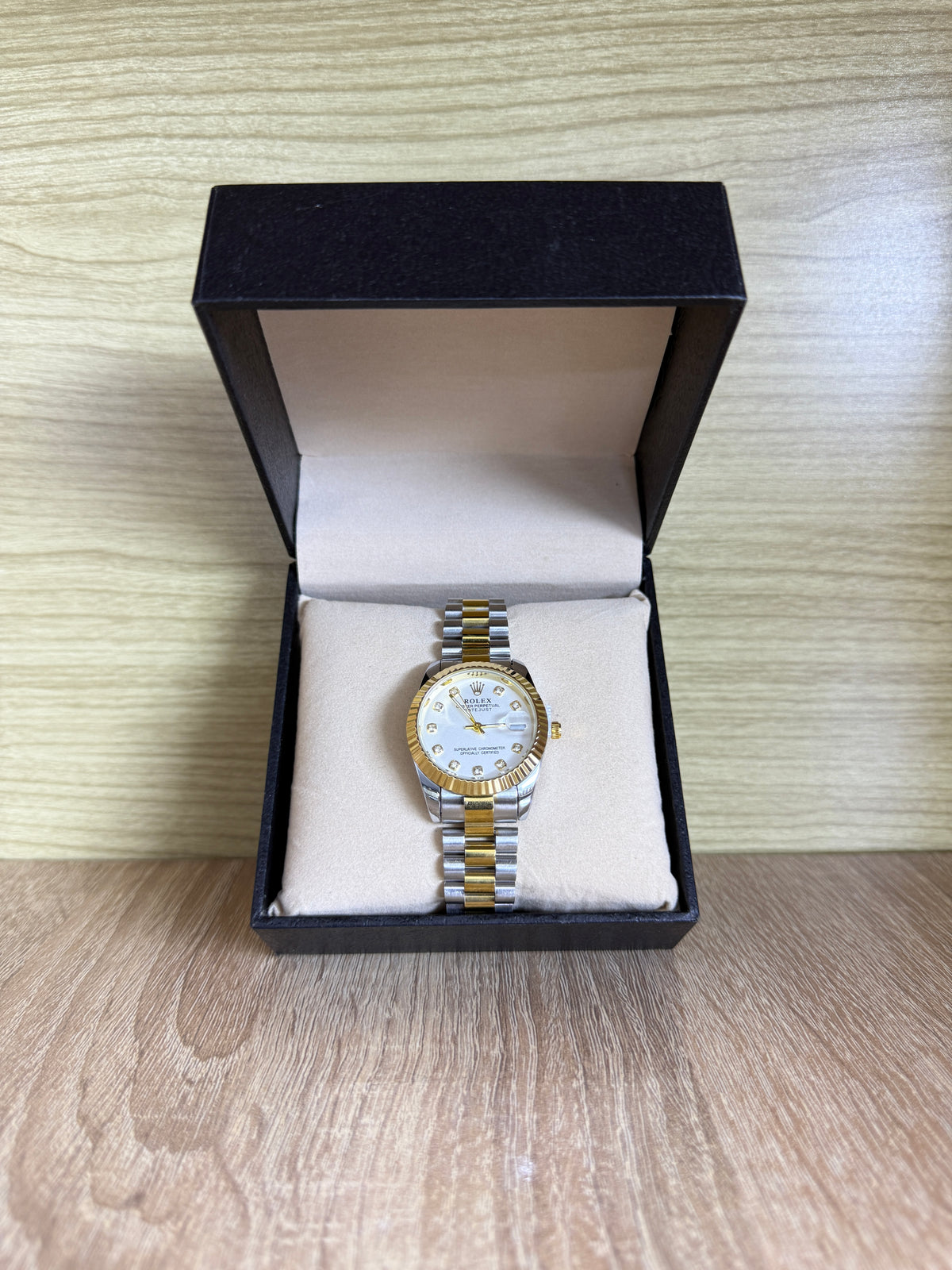 ROLEX GRIS GOLD TABLEAU BLANC FEMMES BOITE SIMPLE