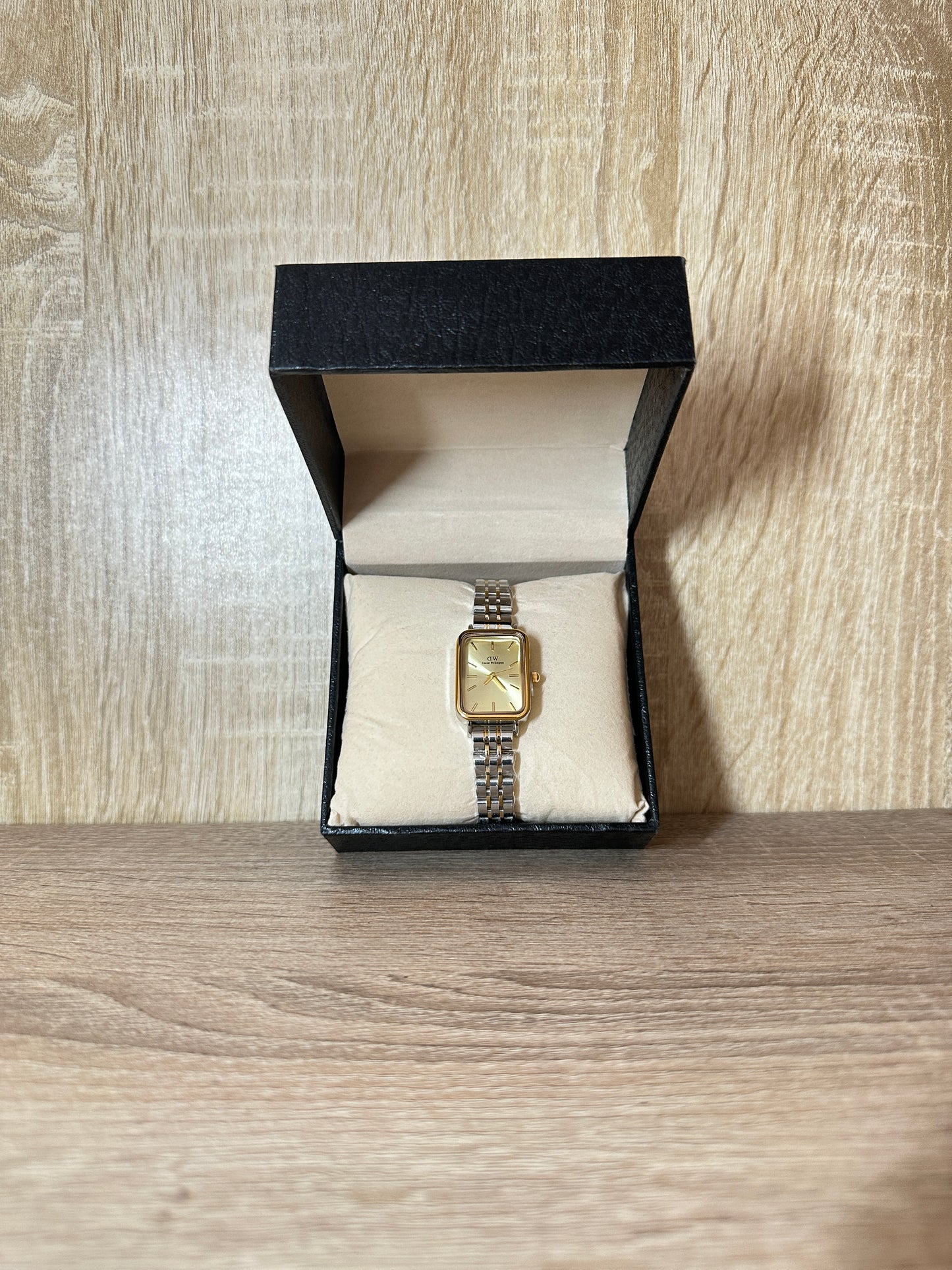 DW ACIER 2 FEMMES BOITE SIMPLE