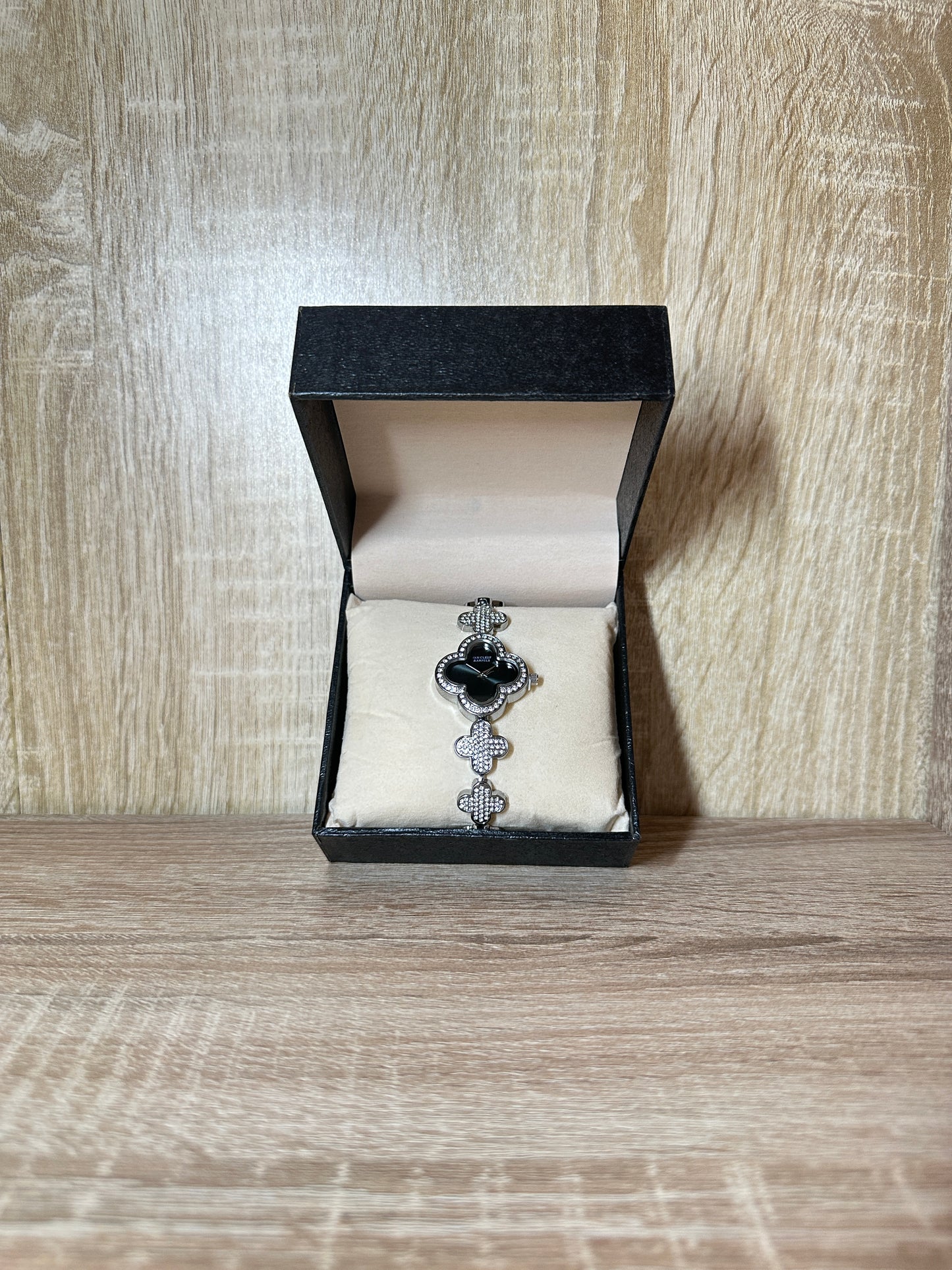 VAN CLEEF FEMMES 2025 BOITE SIMPLE