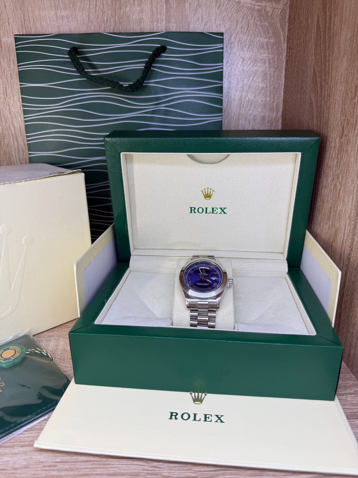 ROLEX HOMMES CHIFFRE ROMAIN AVEC COFFRET