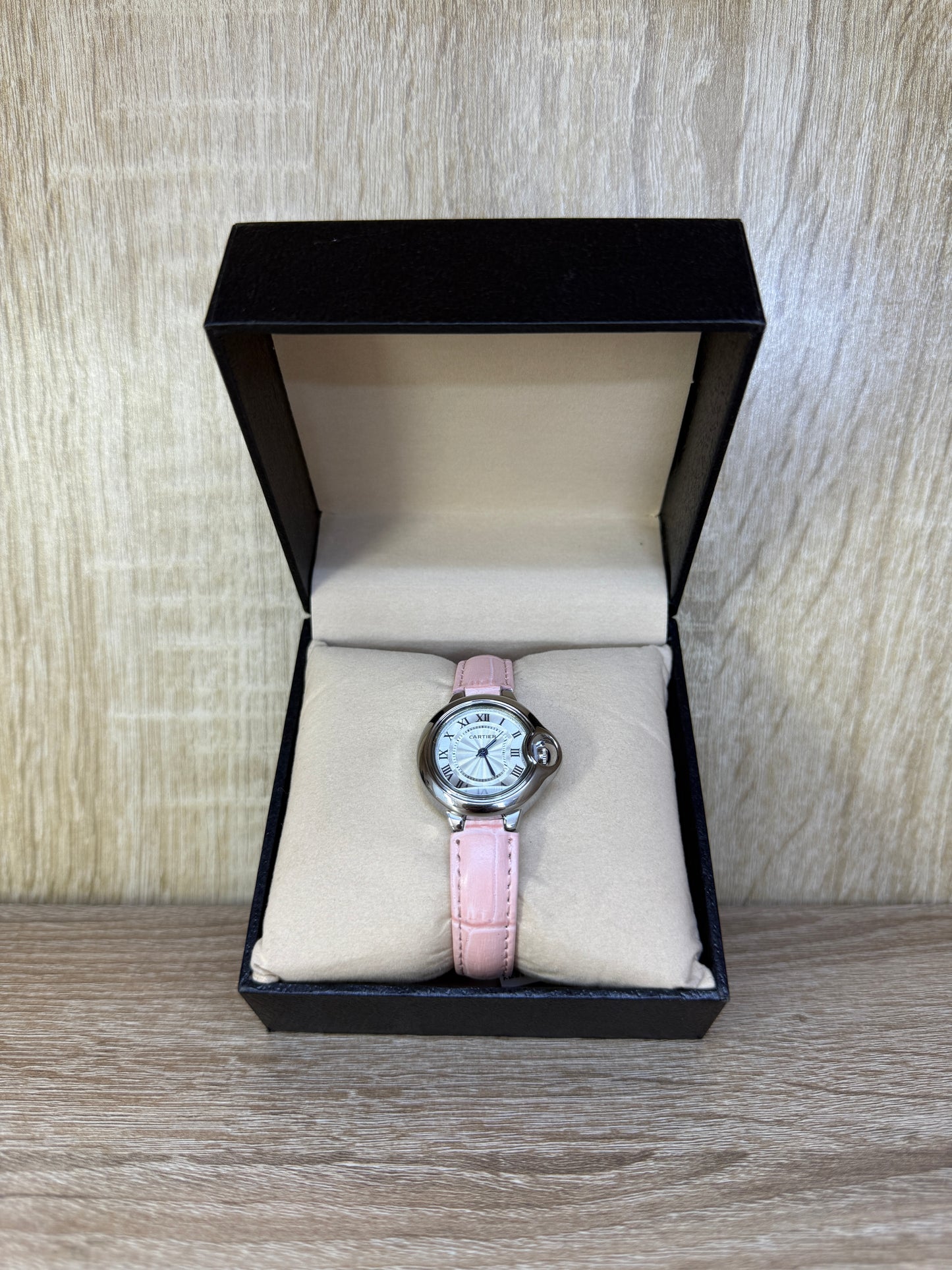CARTIER FEMMES BOUTON CUIR BOITE SIMPLE
