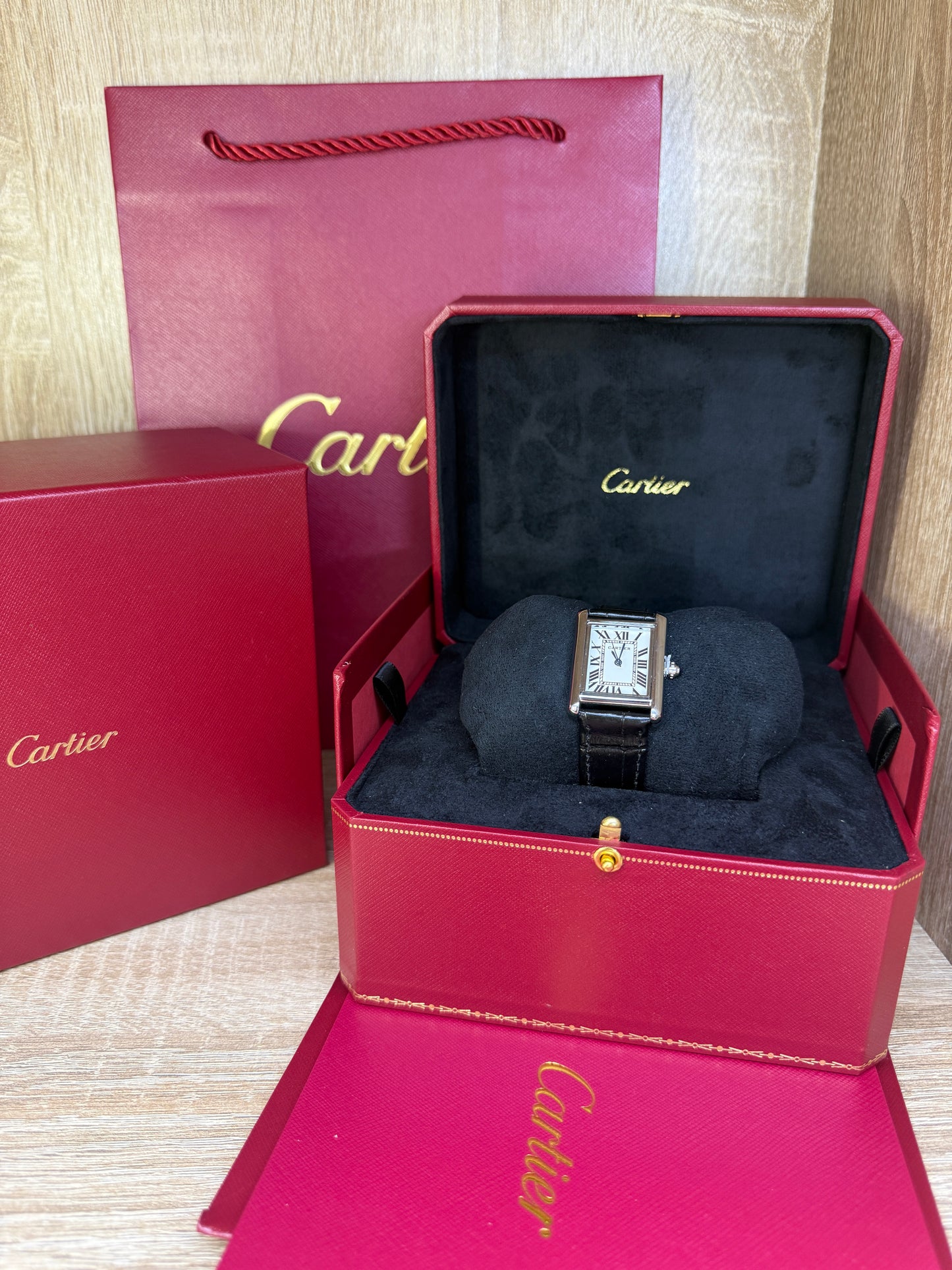 CARTIER TANK HOMMES AVEC COFFRET