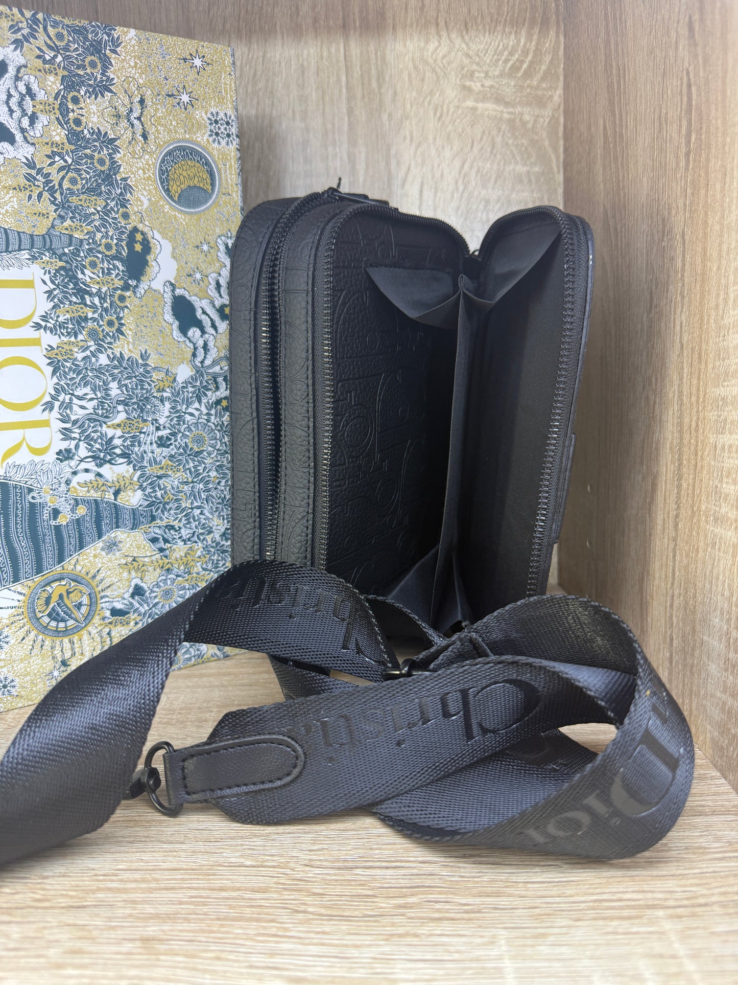 SAC DIOR HOMMES NEW AVEC PACKAGING