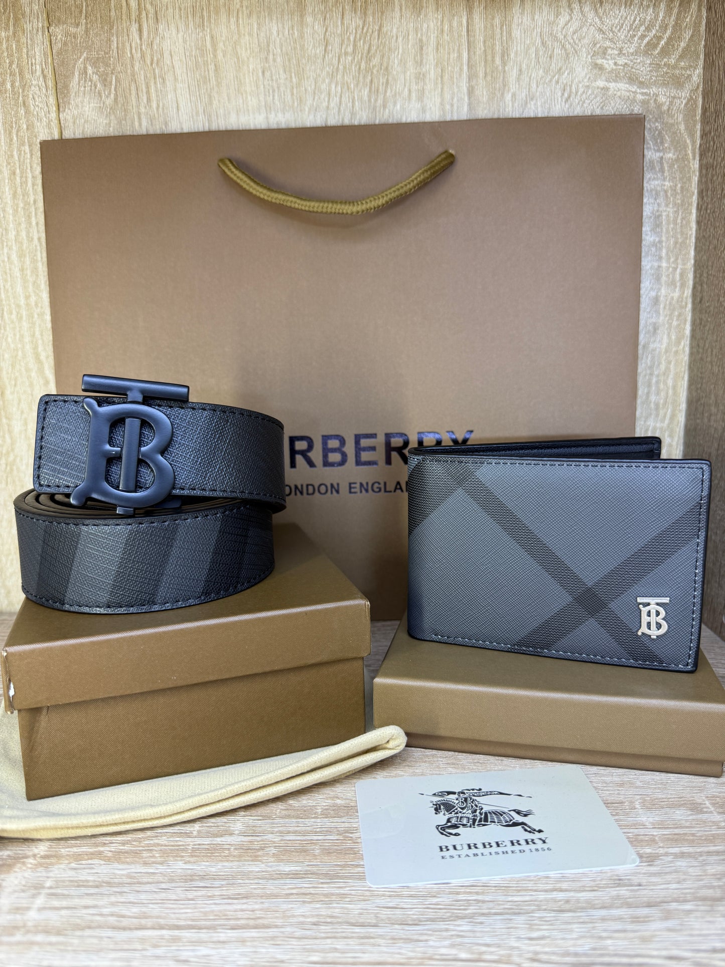 PACK BURBERRY AVEC SACHET