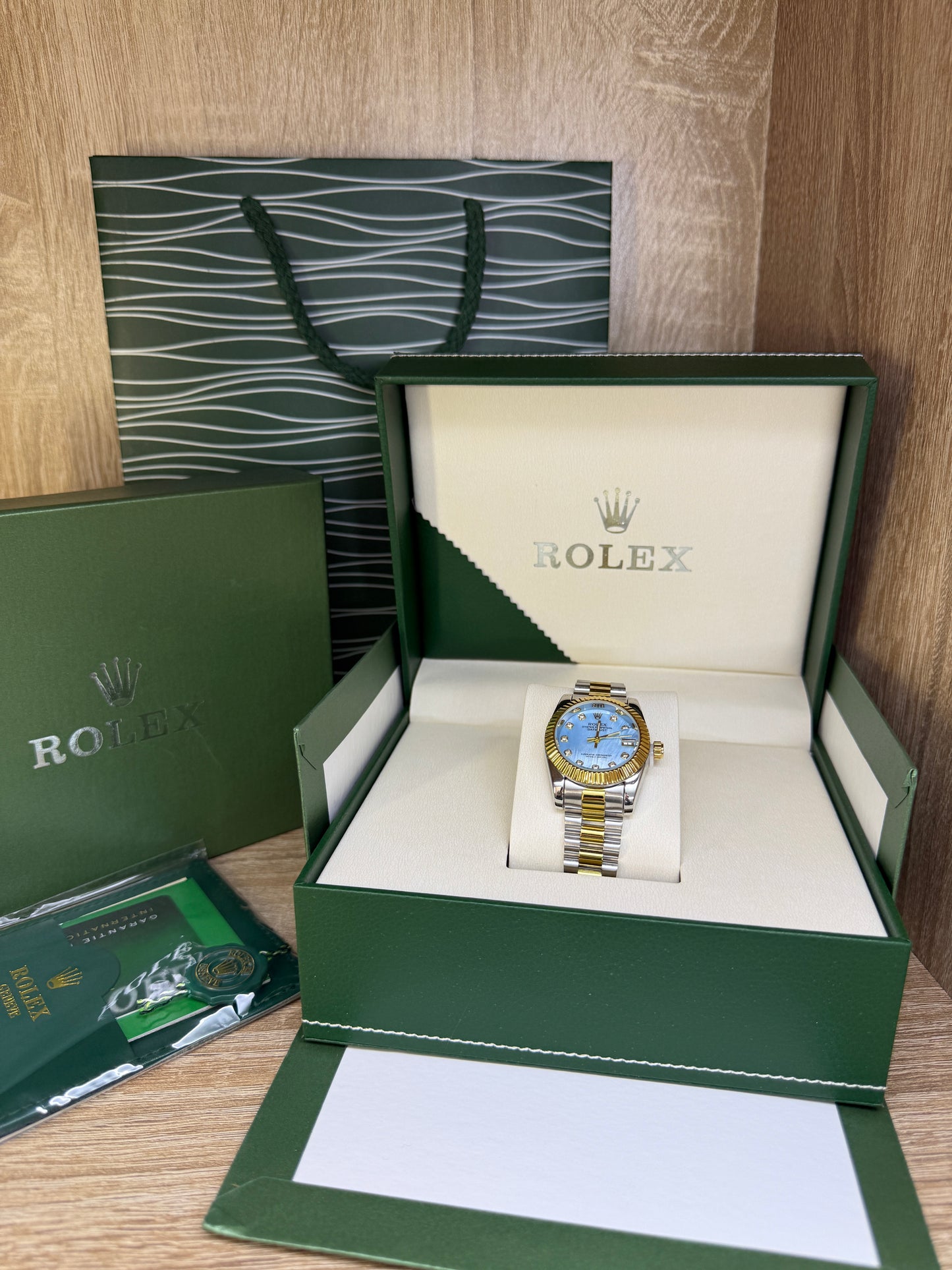 ROLEX GRIS GOLD TABLEAU BLEU CIEL FEMMES AVEC COFFRET