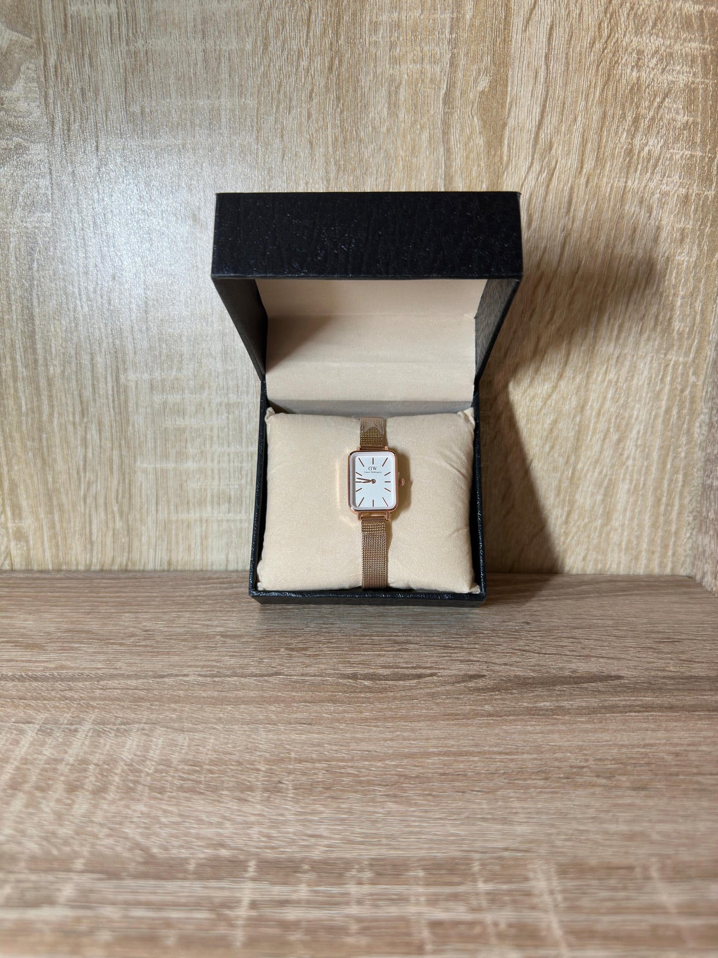DW RECTANGULAIRE ACIER FEMMES BOITE SIMPLE
