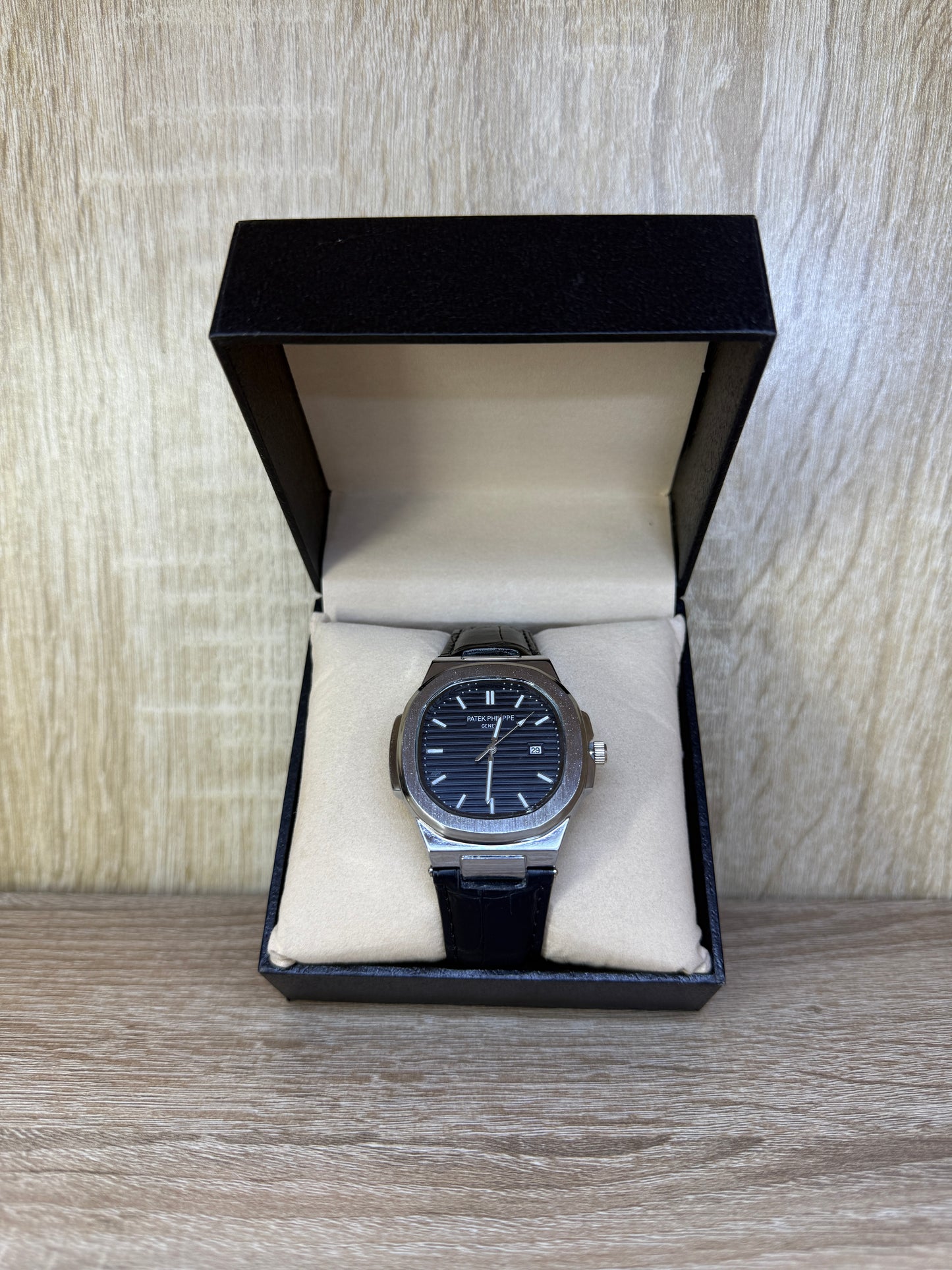 PATEK PHILIPPE CUIR NOIR BOITE SIMPLE