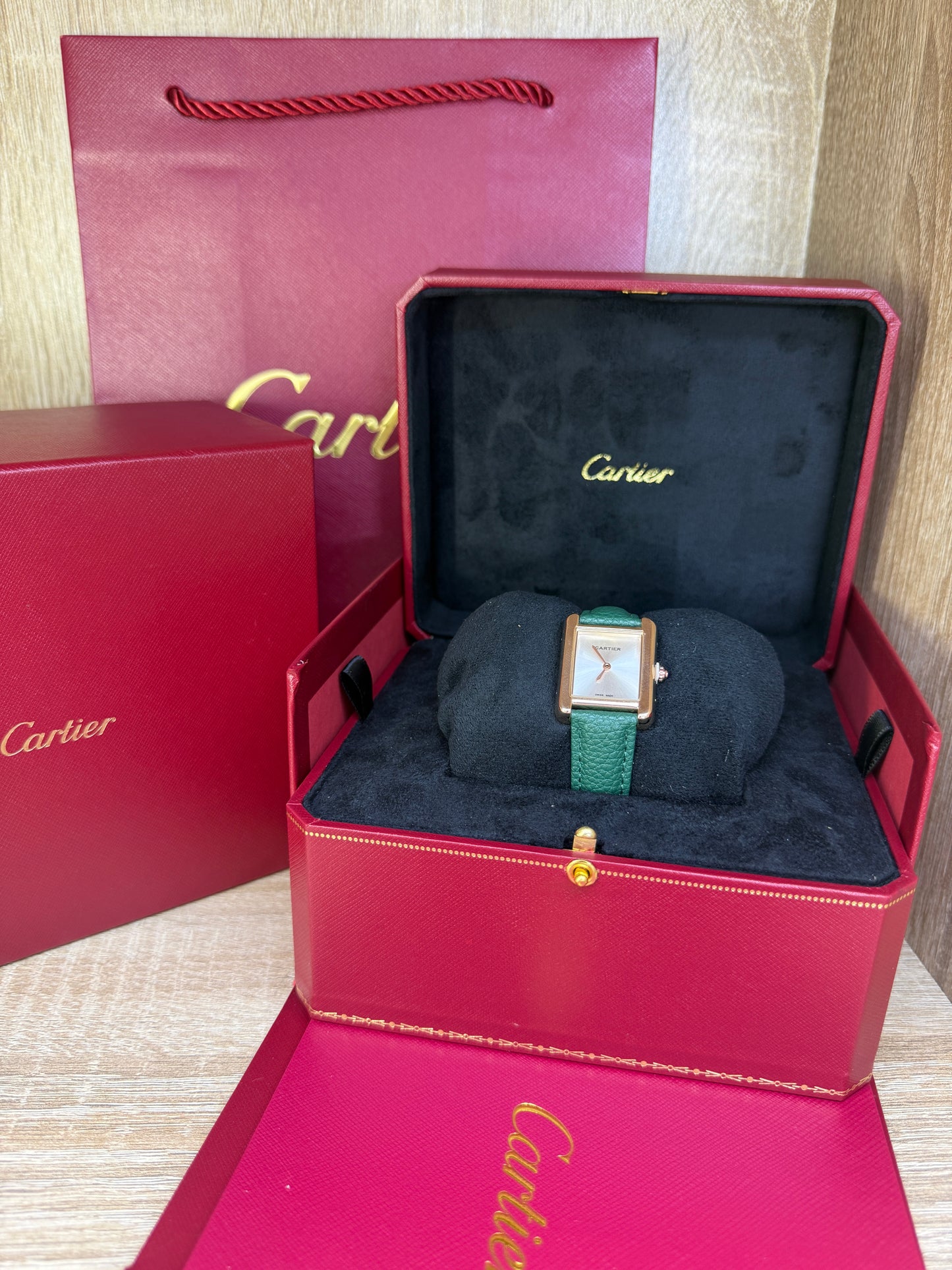 CARTIER TANK MUST FEMMES AVEC COFFRET