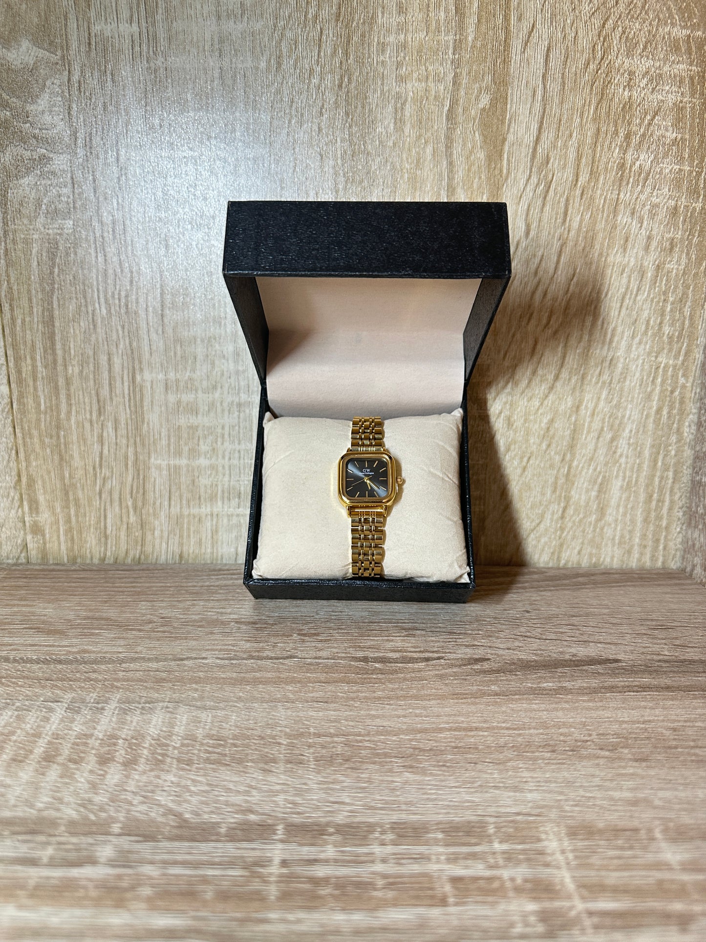 DW FEMMES ACIER CARRÉ BOITE SIMPLE