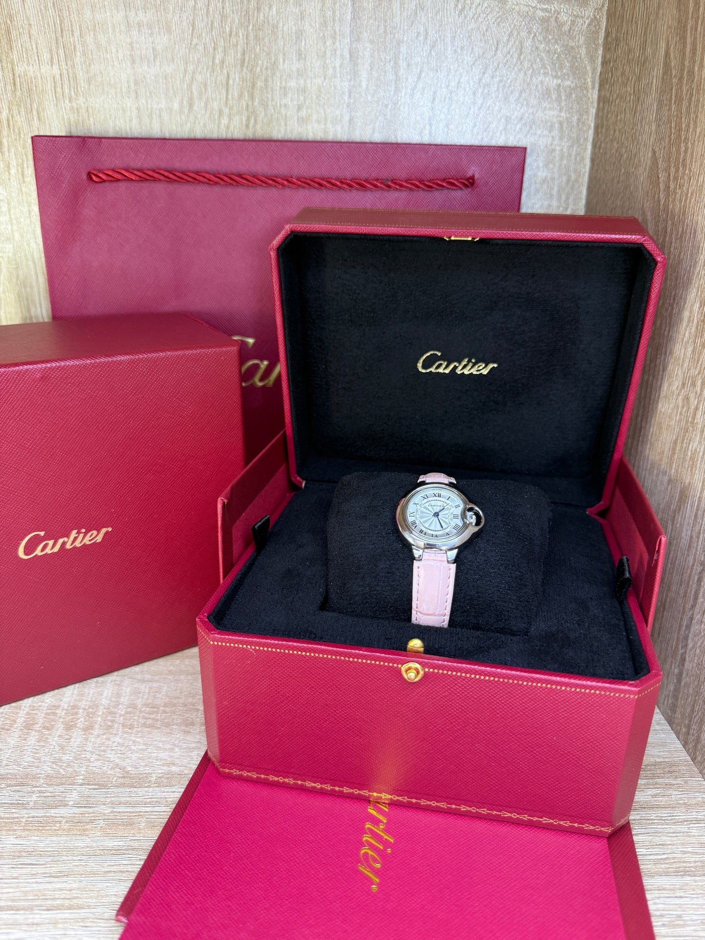 CARTIER FEMMES BOUTON CUIR AVEC COFFRET