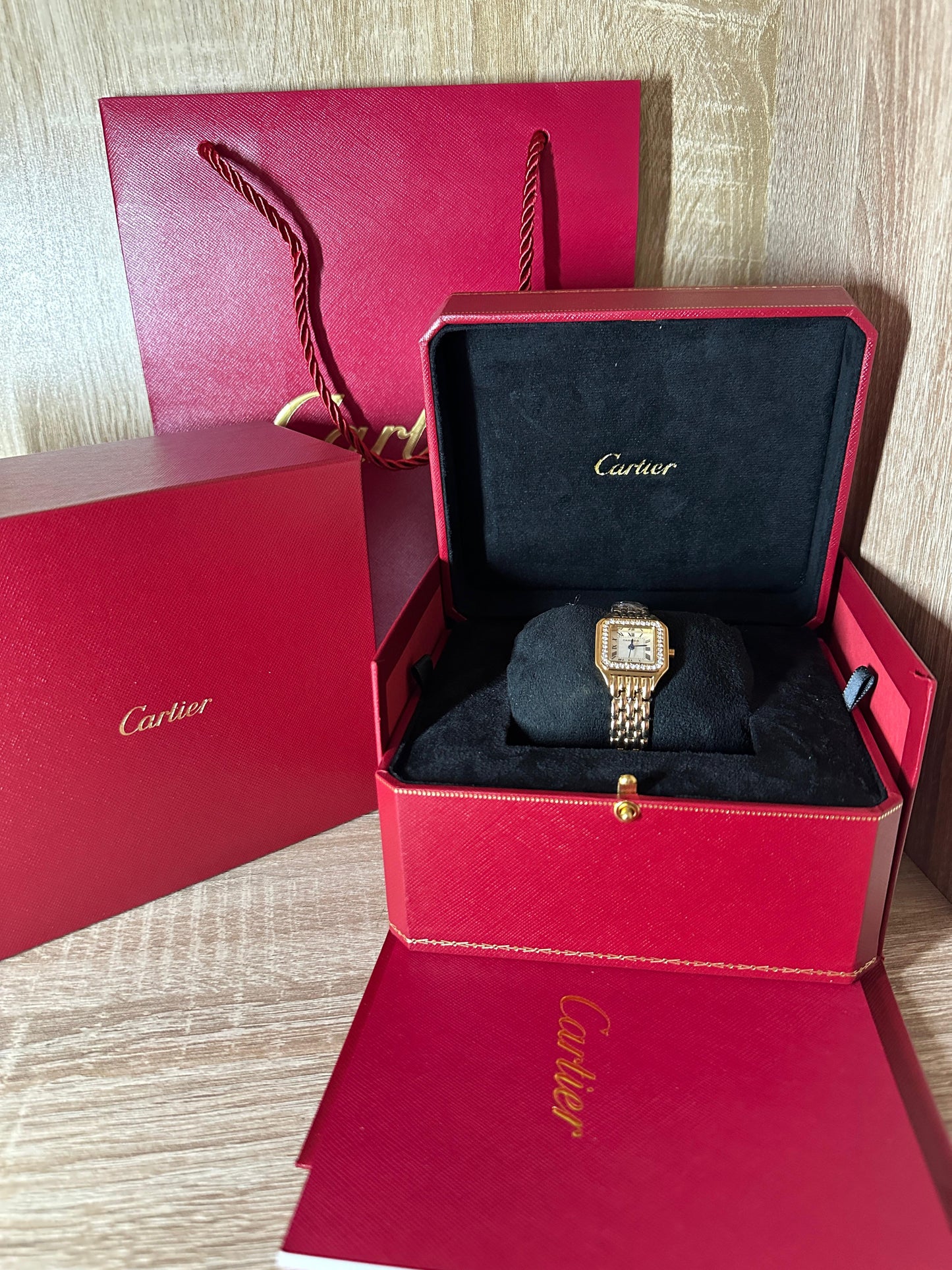 CARTIER FEMMES SMALL SIZE GOLD/DIAMONDS COFFRET