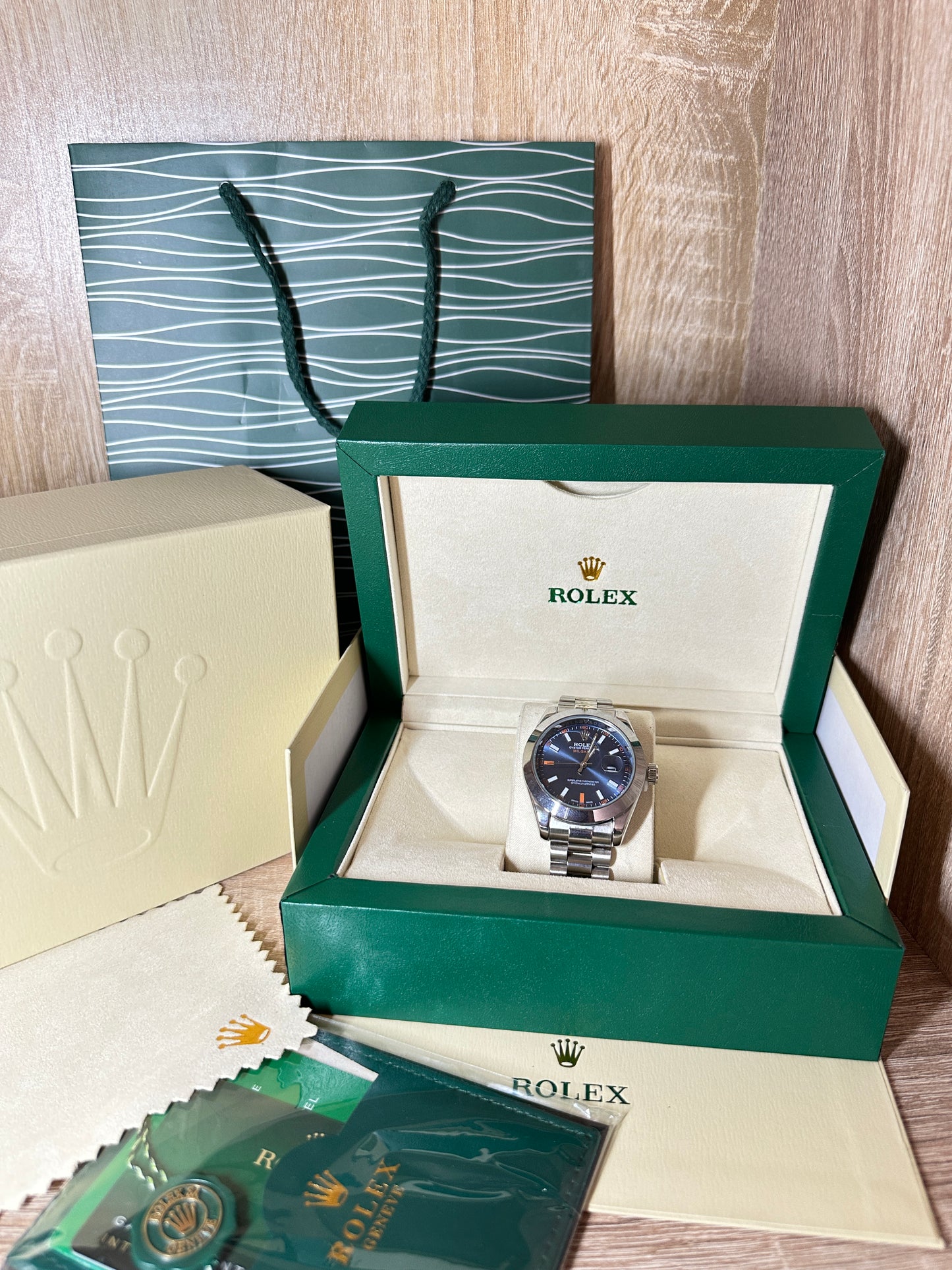 ROLEX MILGAUSS COFFRET