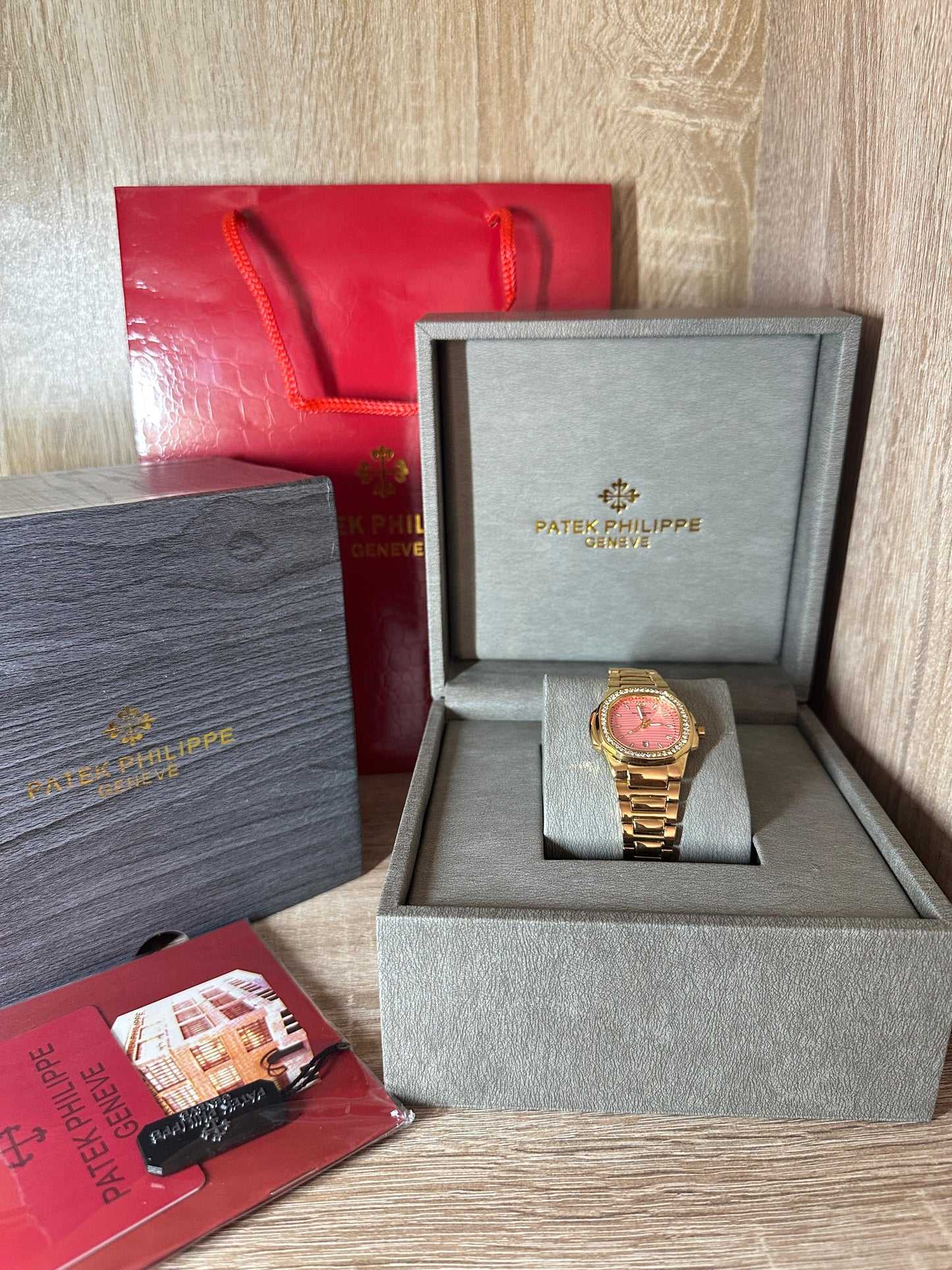 PATEK PHILIPPE FEMMES 2025 COFFRET