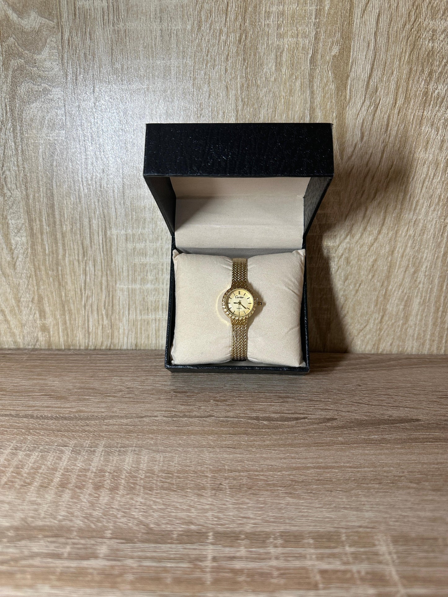 CARTIER BRACELET FEMMES 2025 BOITE SIMPLE
