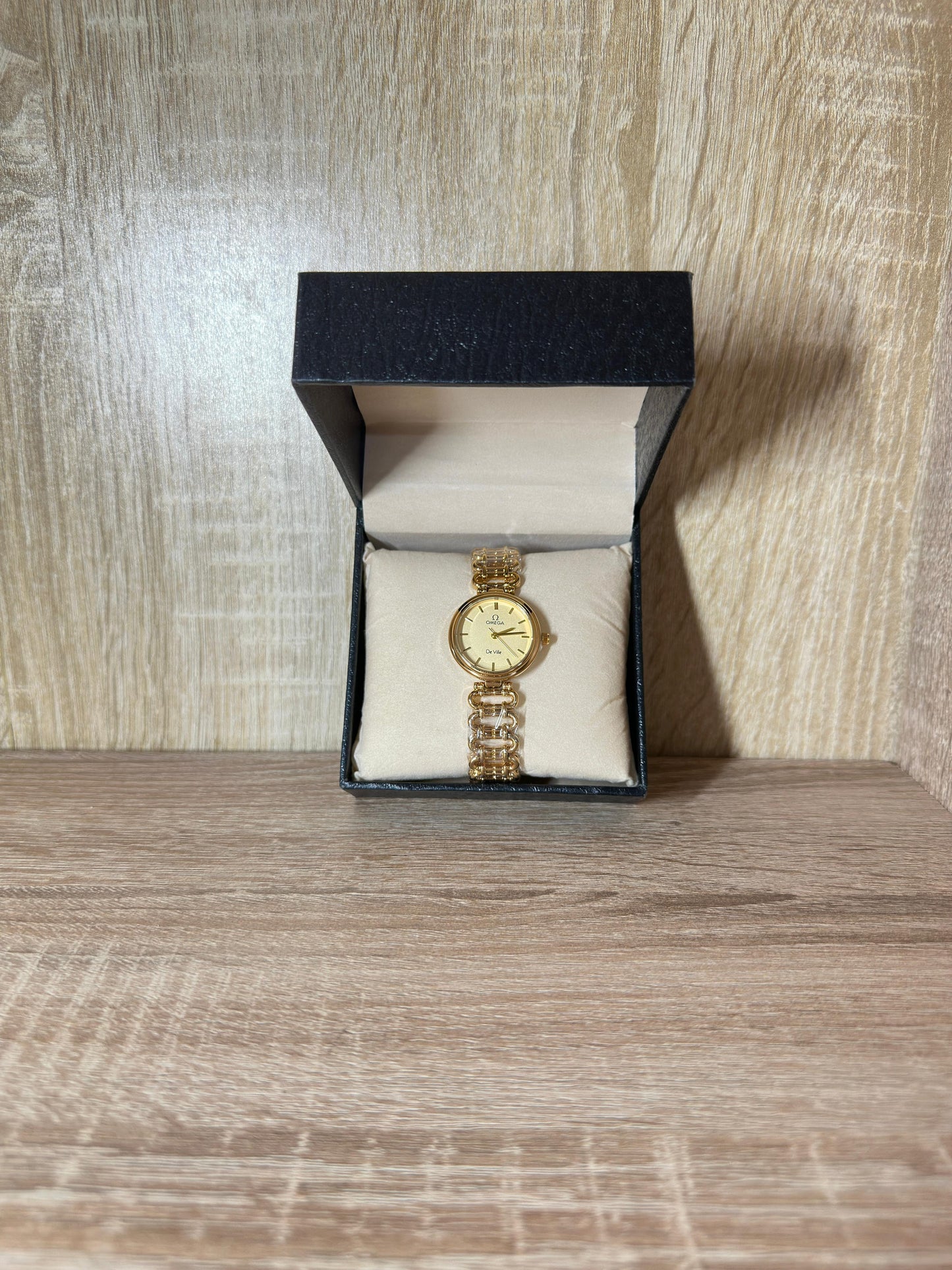 OMEGA FEMMES BRACELET BOITE SIMPLE