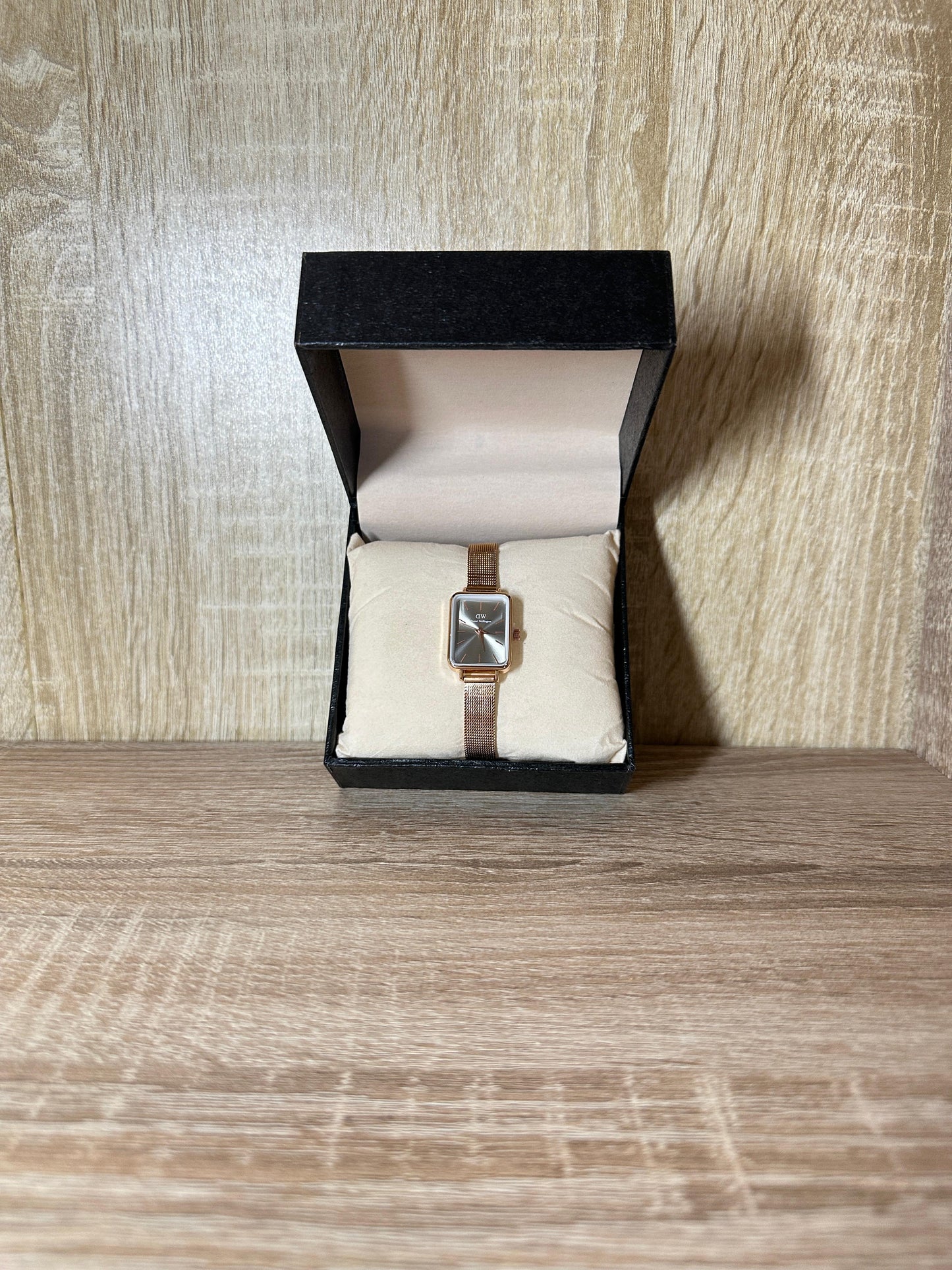 DW RECTANGULAIRE ACIER FEMMES BOITE SIMPLE