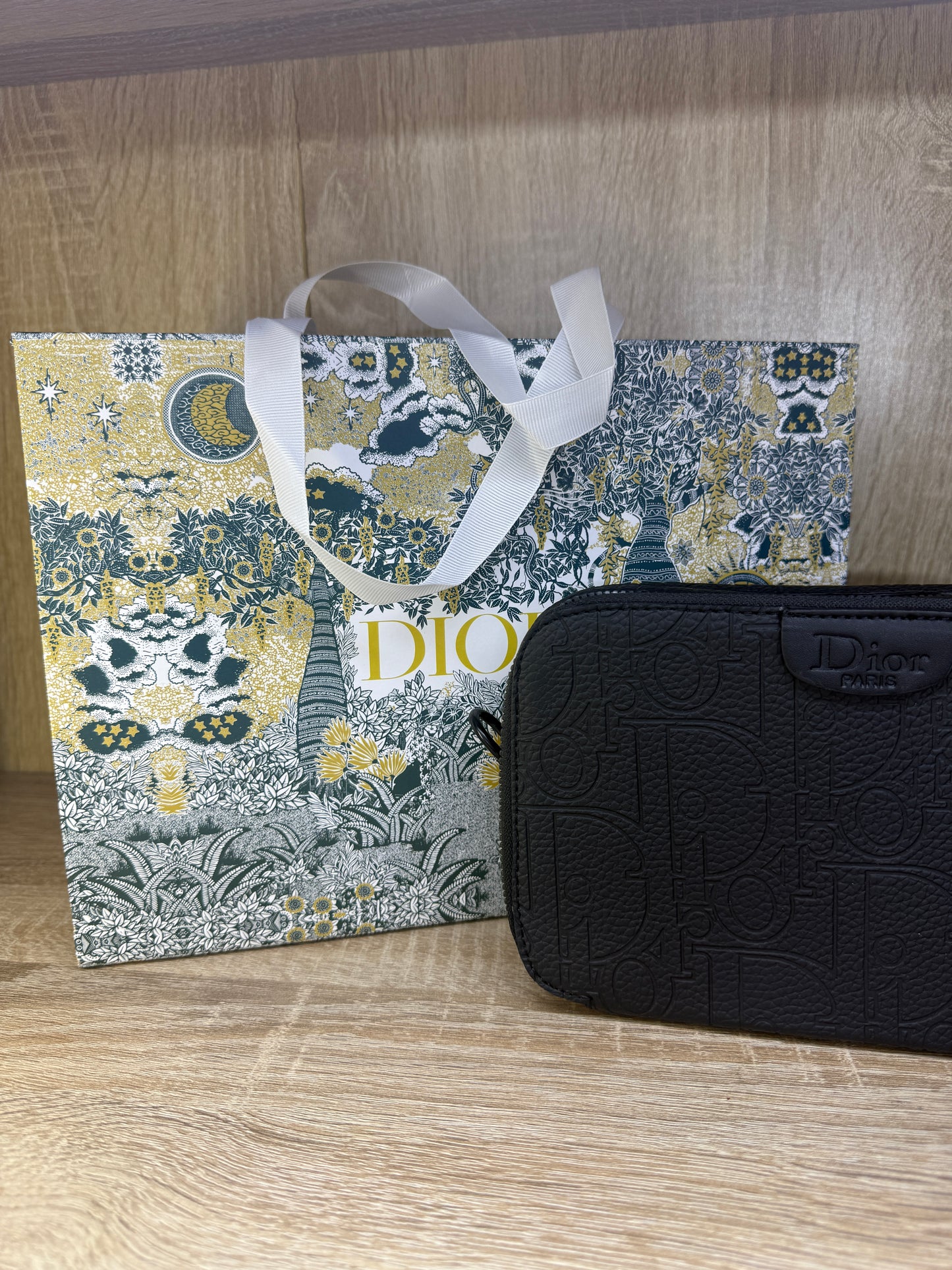 SAC DIOR HOMMES NEW AVEC PACKAGING