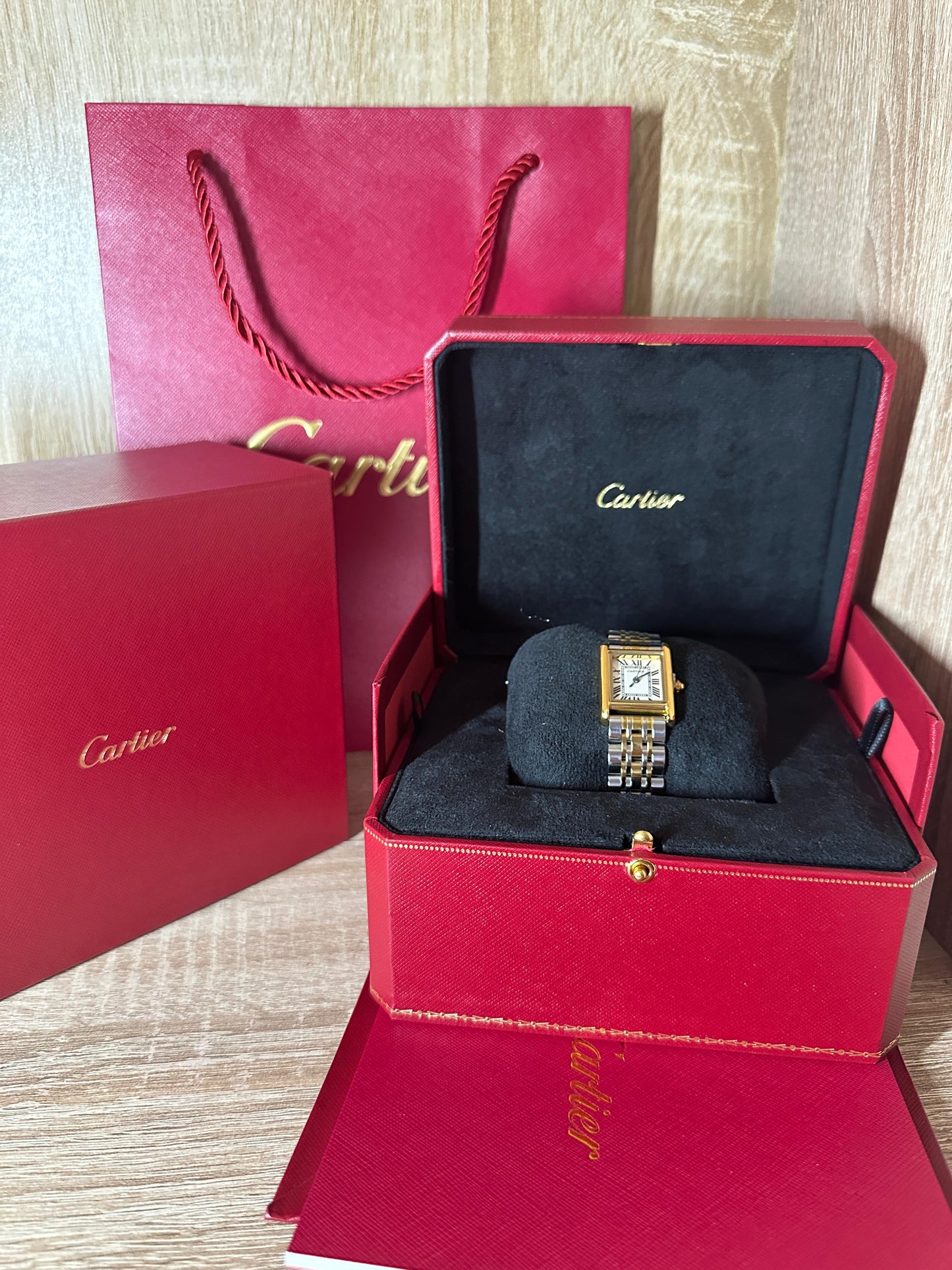 CARTIER FEMMES RECTANGULAIRE CHIFFRE ROMAIN 2026 COFFRET