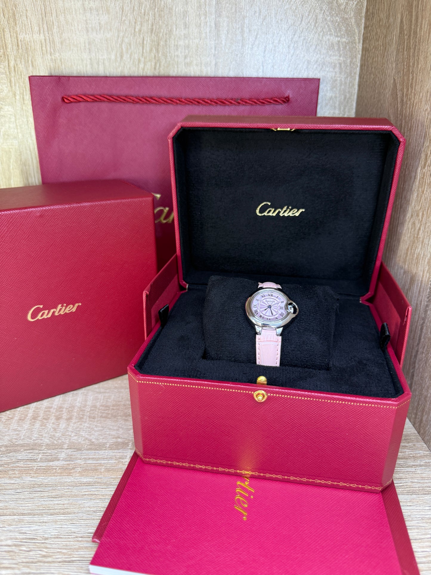 CARTIER FEMMES BOUTON CUIR AVEC COFFRET