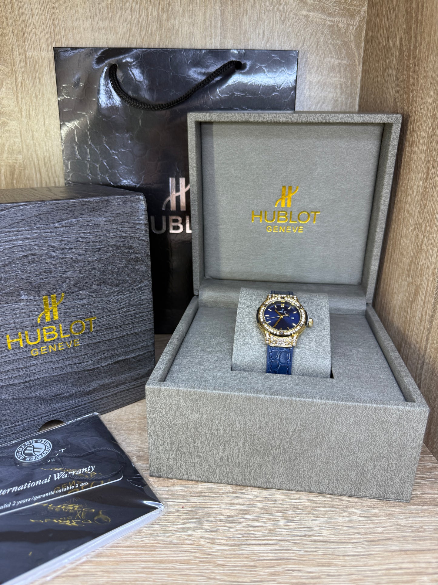 HUBLOT FEMMES AVEC COFFRET