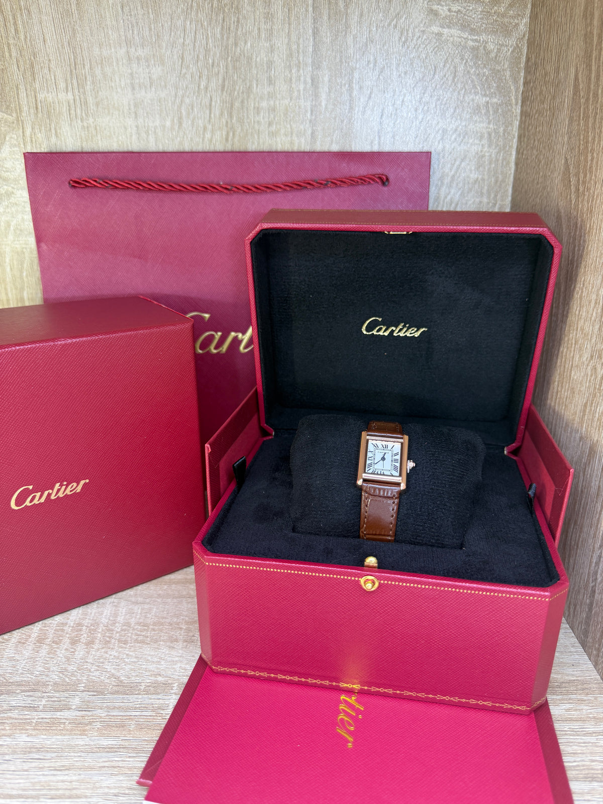 CARTIER TANK FEMMES AVEC COFFRET