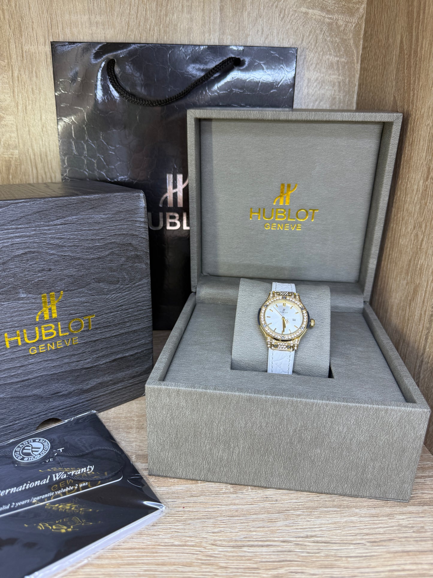 HUBLOT FEMMES AVEC COFFRET