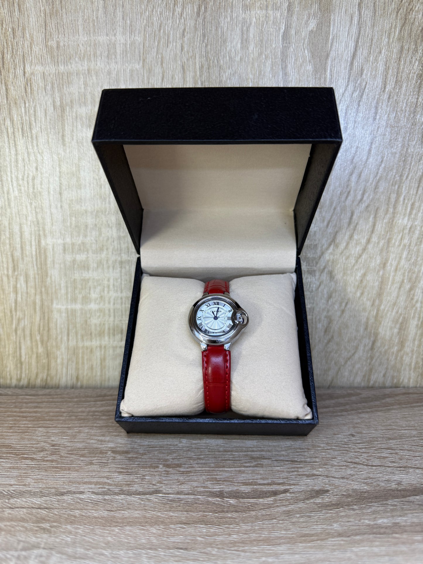 CARTIER FEMMES BOUTON CUIR BOITE SIMPLE