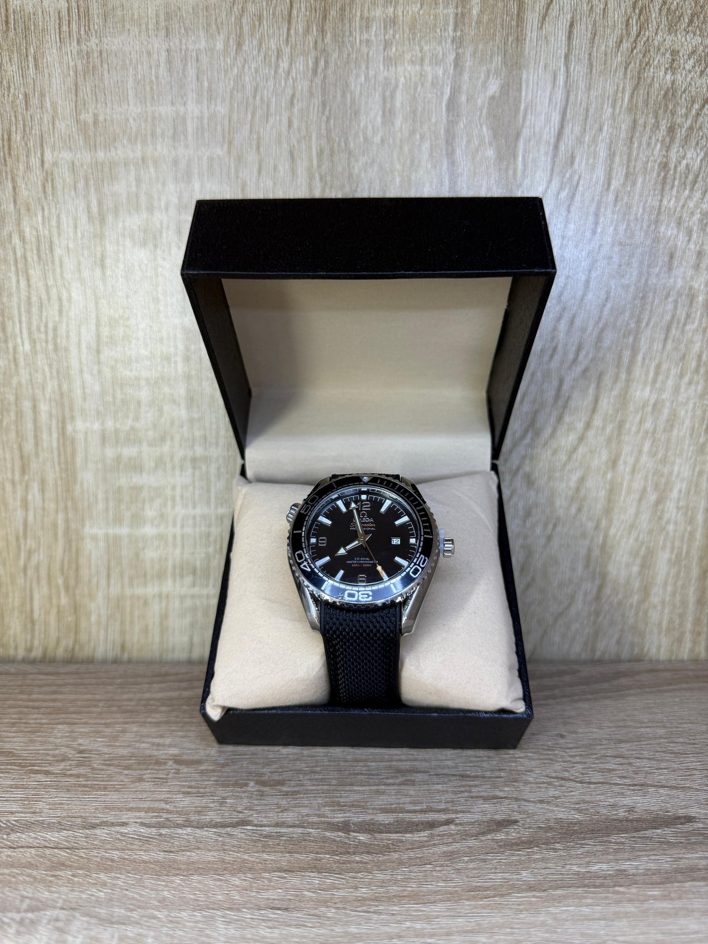 OMEGA HOMMES 2026