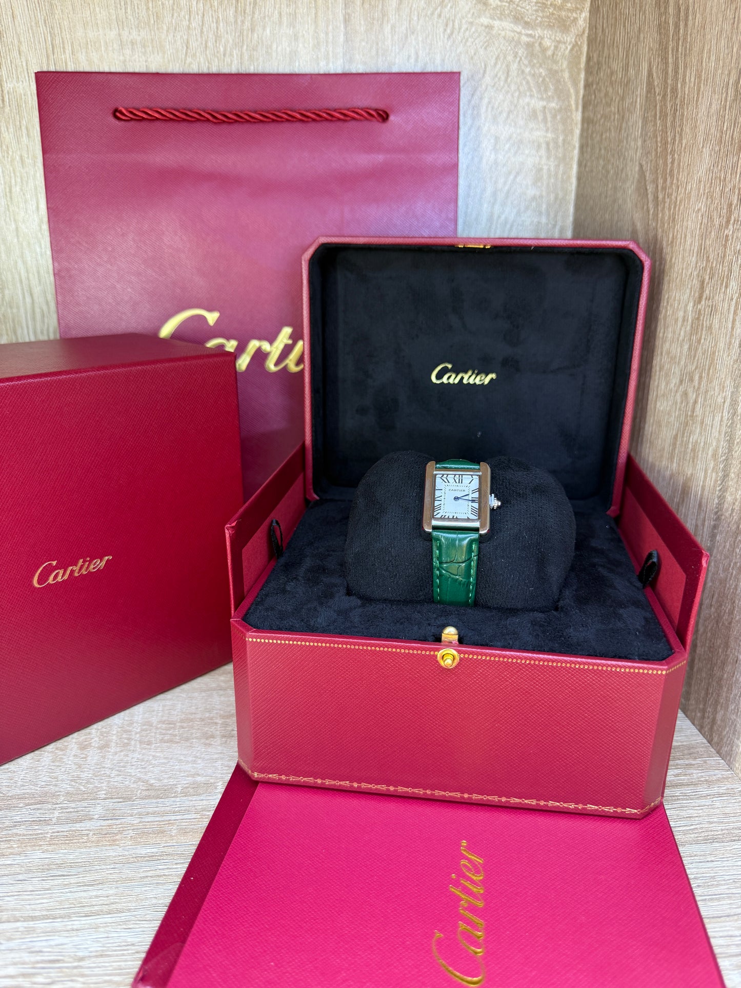 CARTIER TANK FEMMES AVEC COFFRET