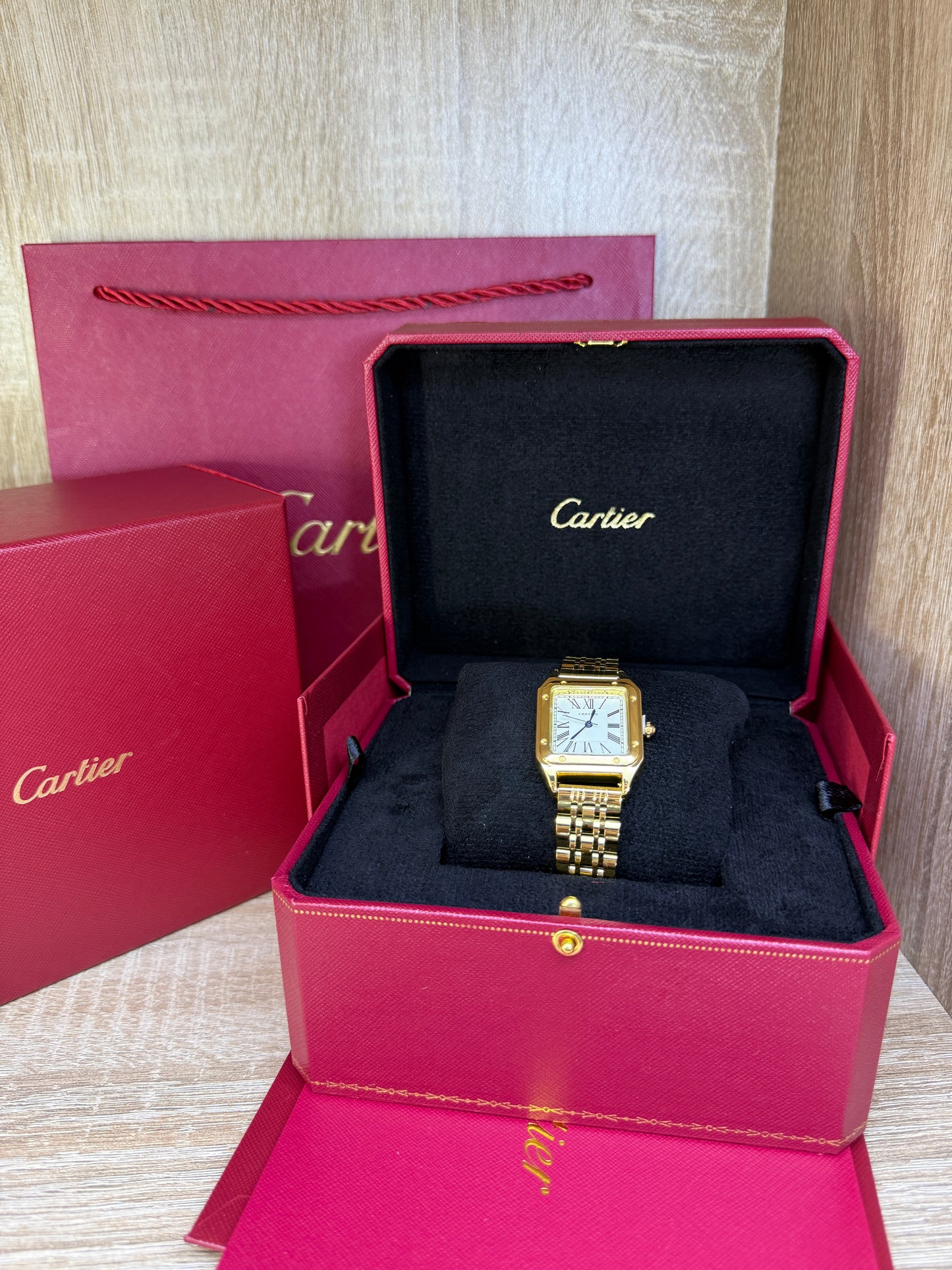 CARTIER SANTOS FEMMES CARRE ACIER AVEC COFFRET