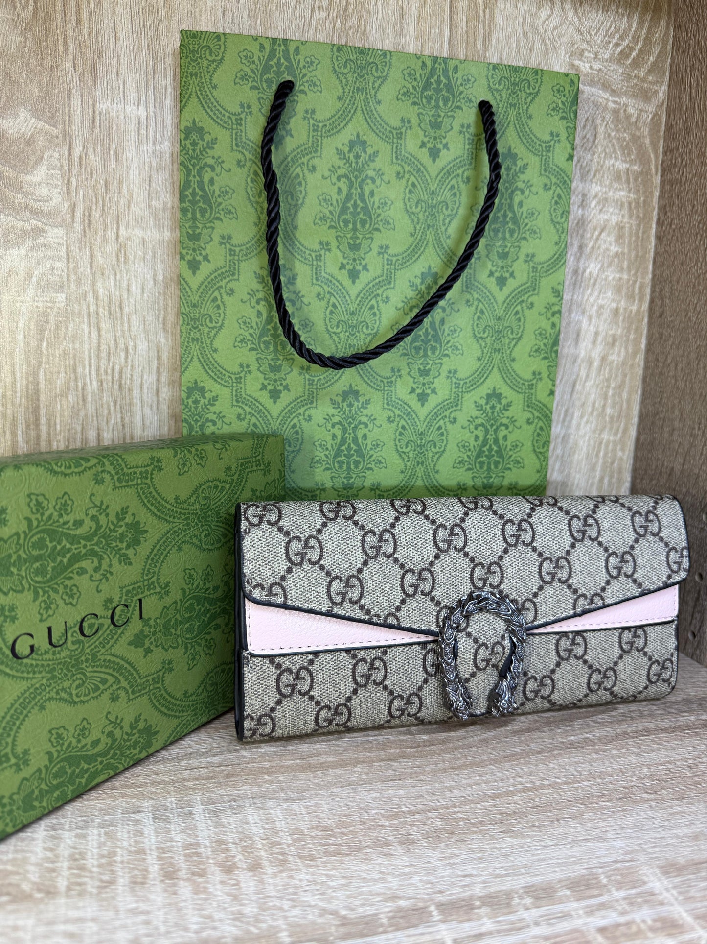 PORTE FEUILLE FEMMES GUCCI AVEC SACHET