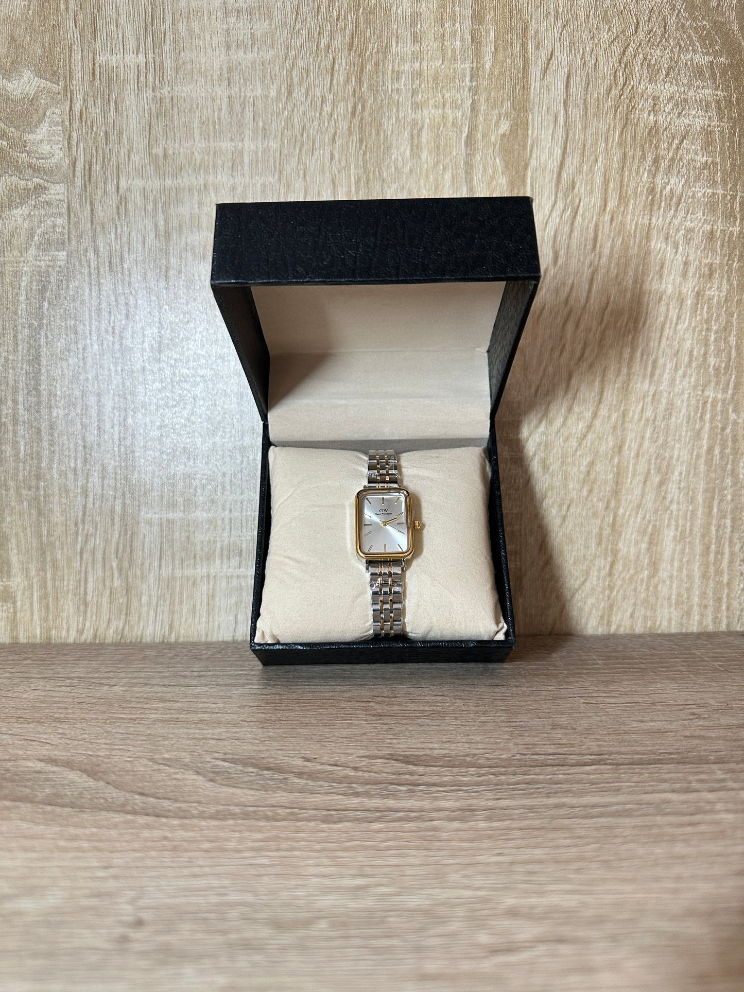 DW ACIER 2 FEMMES BOITE SIMPLE