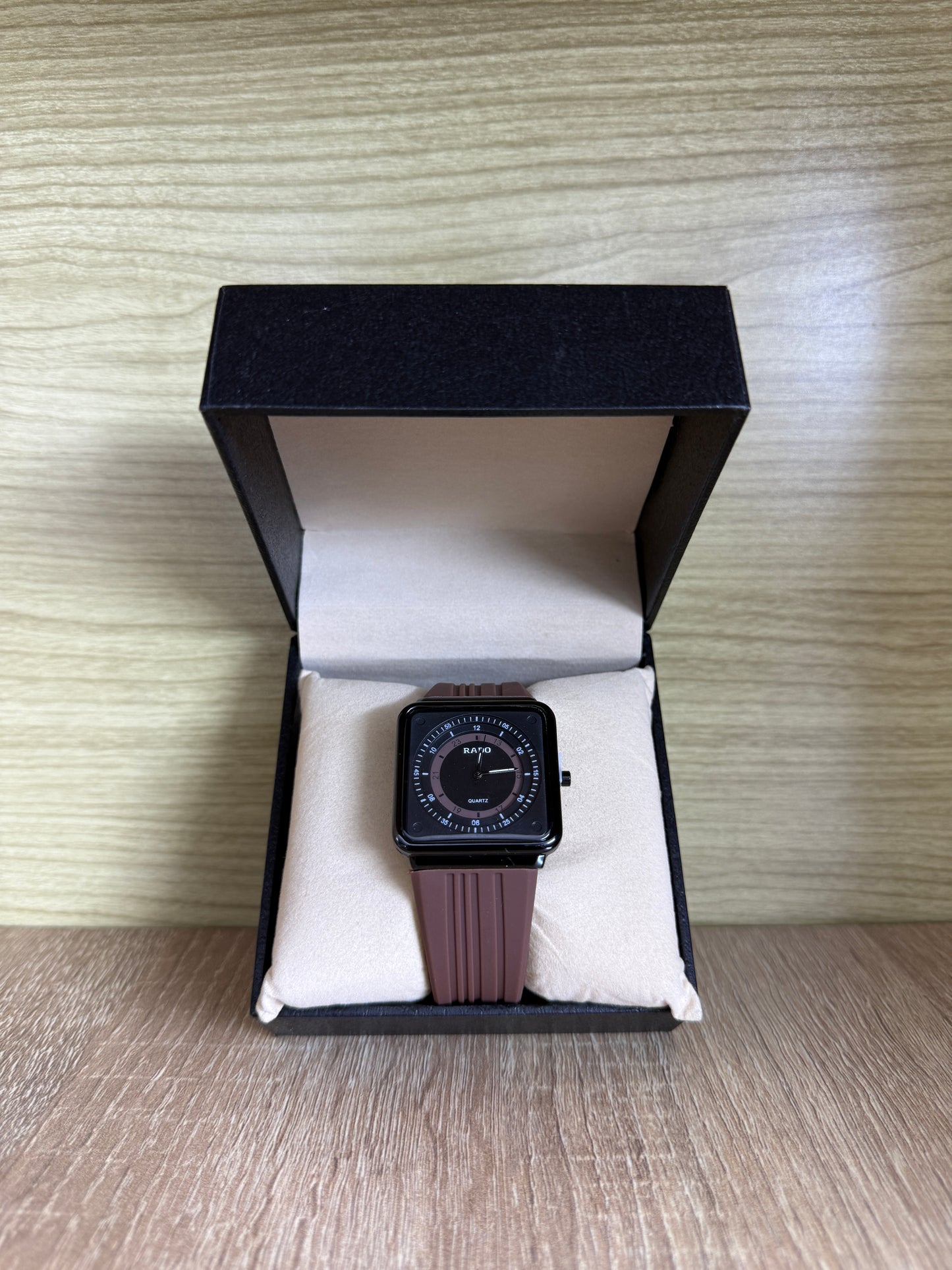 MONTRE RADO CARRE HOMMES BOITE SIMPLE