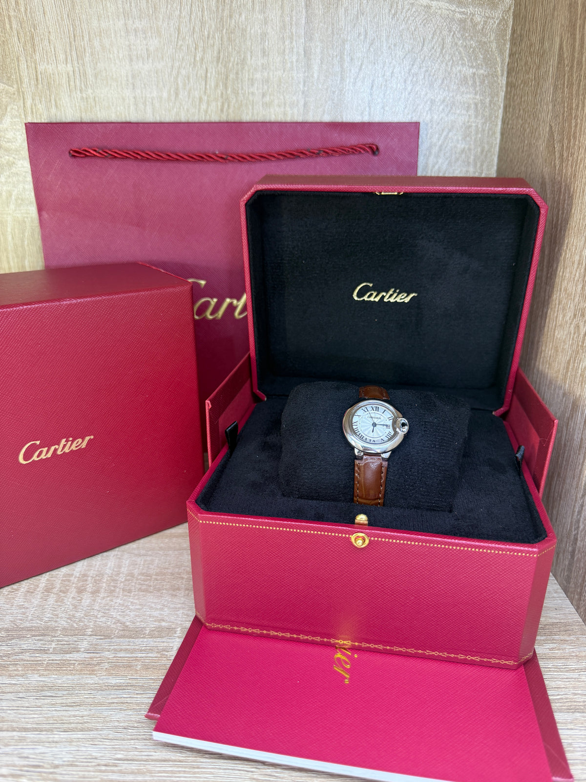 CARTIER FEMMES BOUTON CUIR AVEC COFFRET
