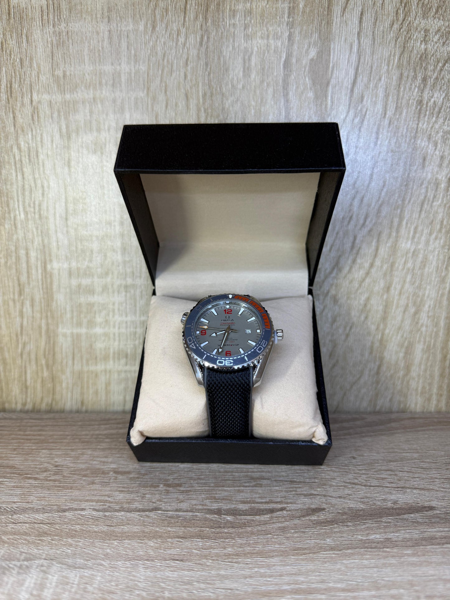 OMEGA HOMMES 2026