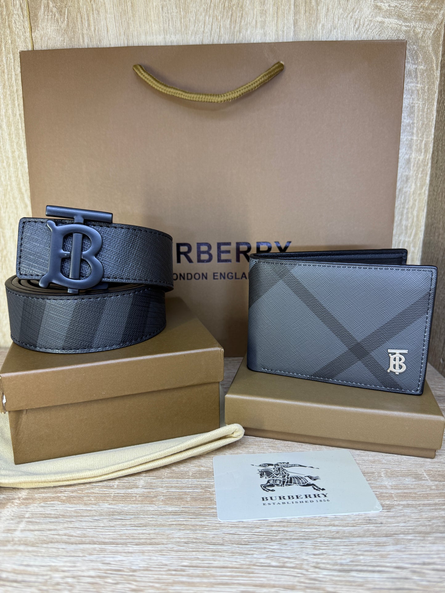 PACK BURBERRY AVEC SACHET