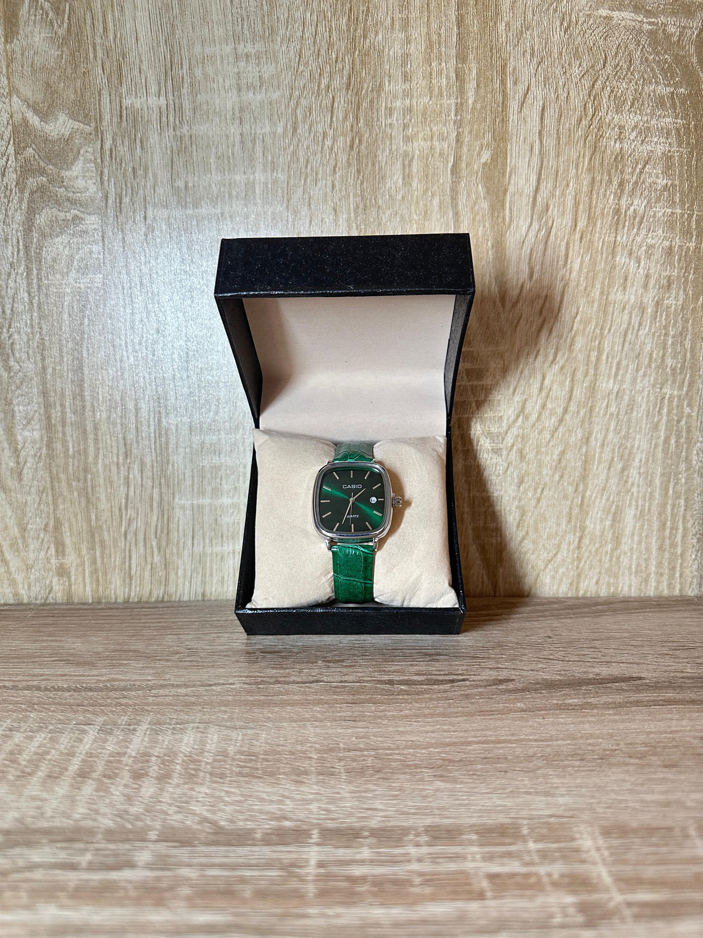 CASIO CARRÉ CUIR